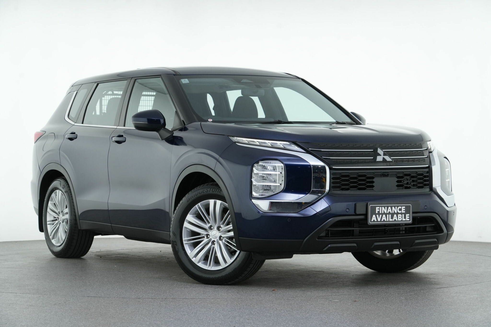 Mitsubishi Outlander image 1