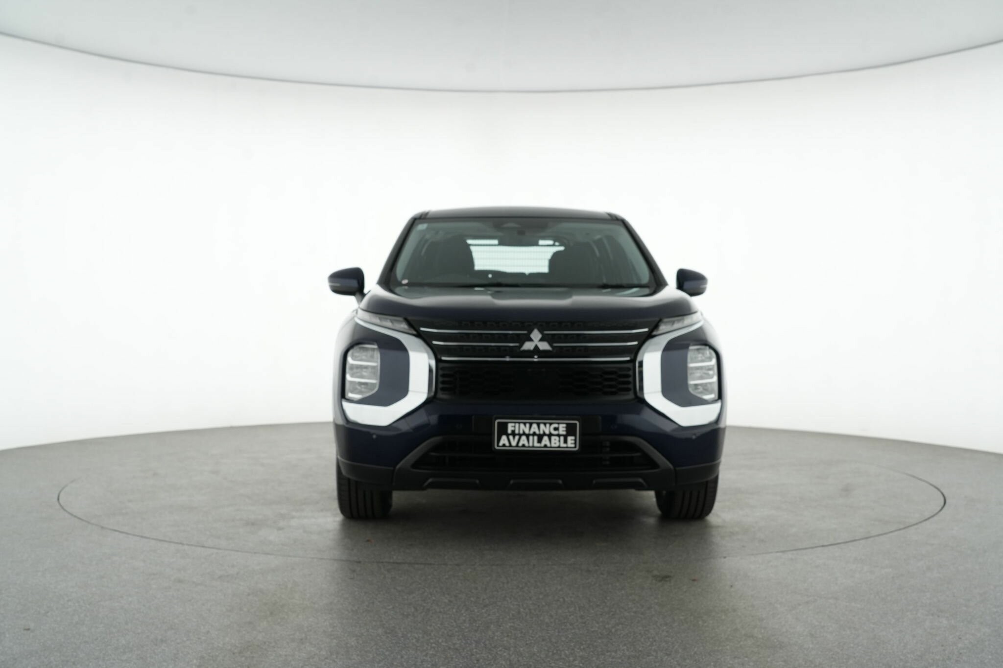 Mitsubishi Outlander image 3