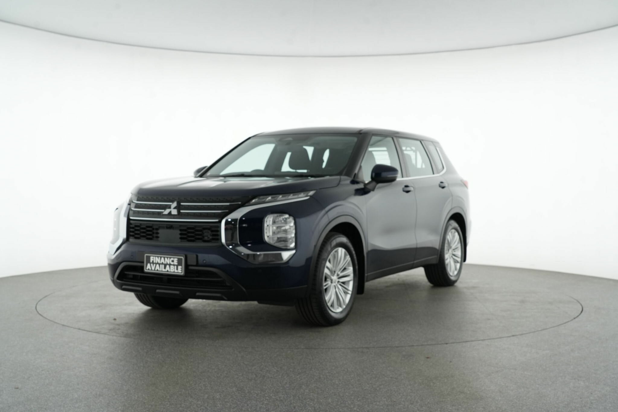 Mitsubishi Outlander image 4