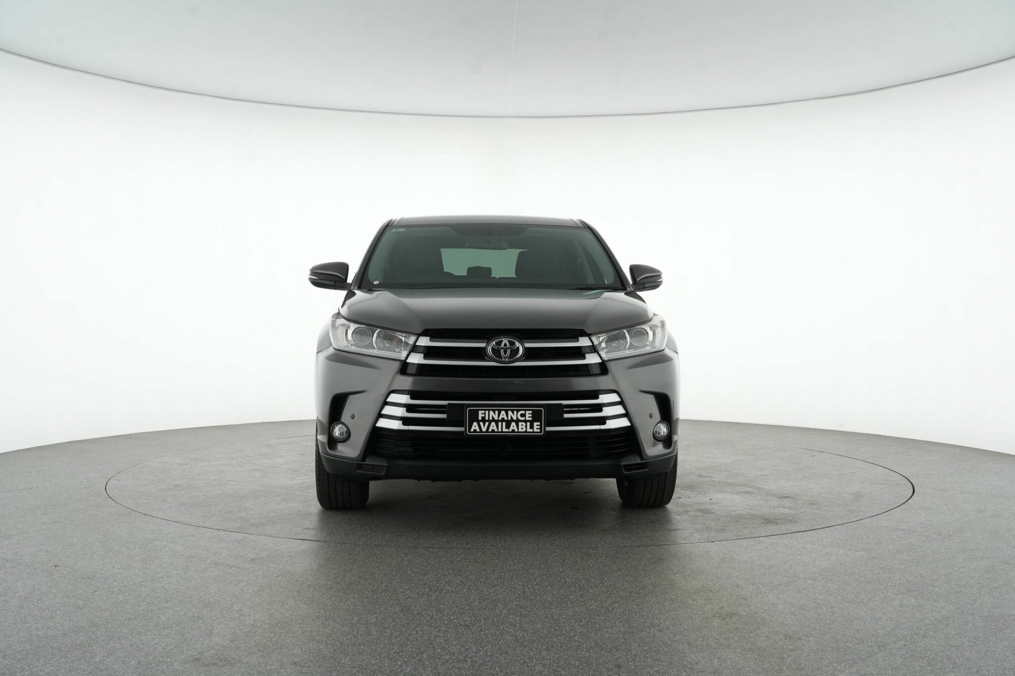 Toyota Kluger image 1