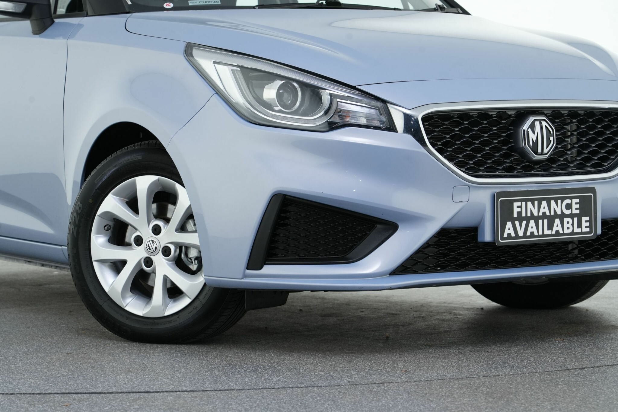 MG Mg3 image 2