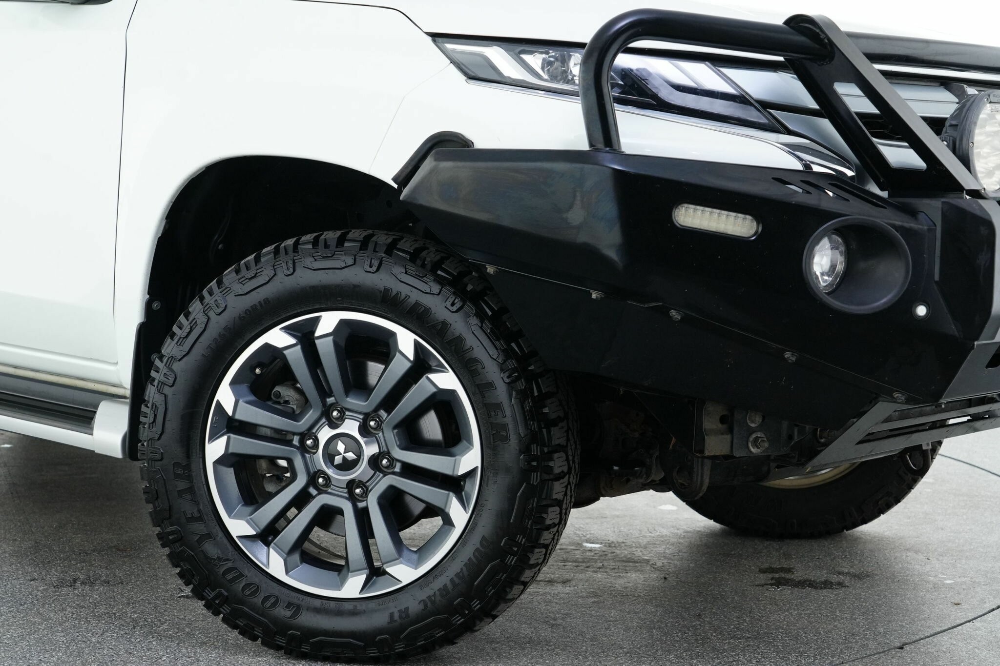 Mitsubishi Triton image 2