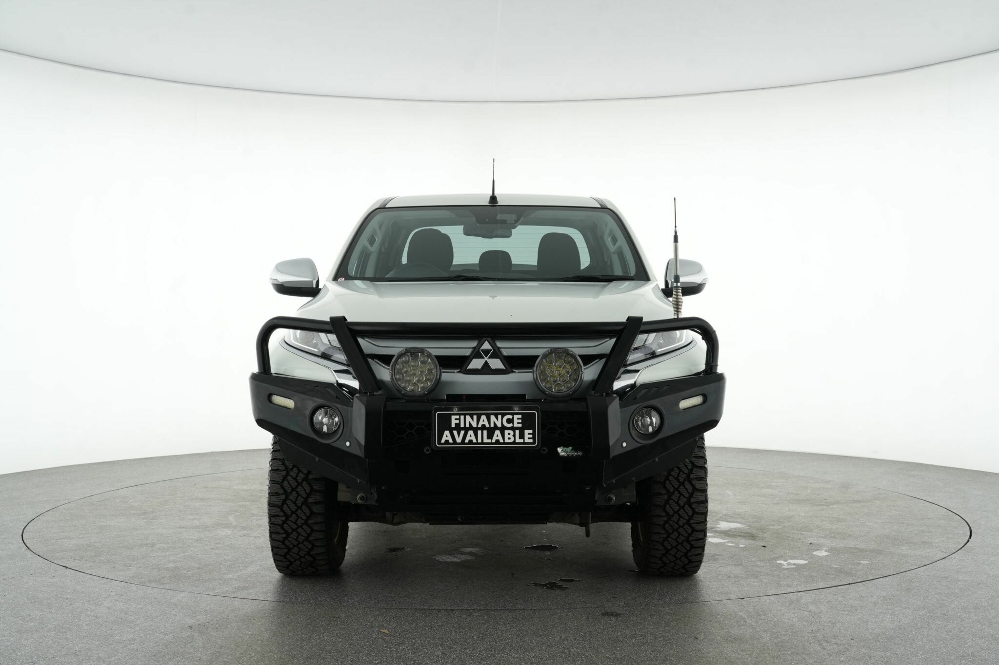 Mitsubishi Triton image 3