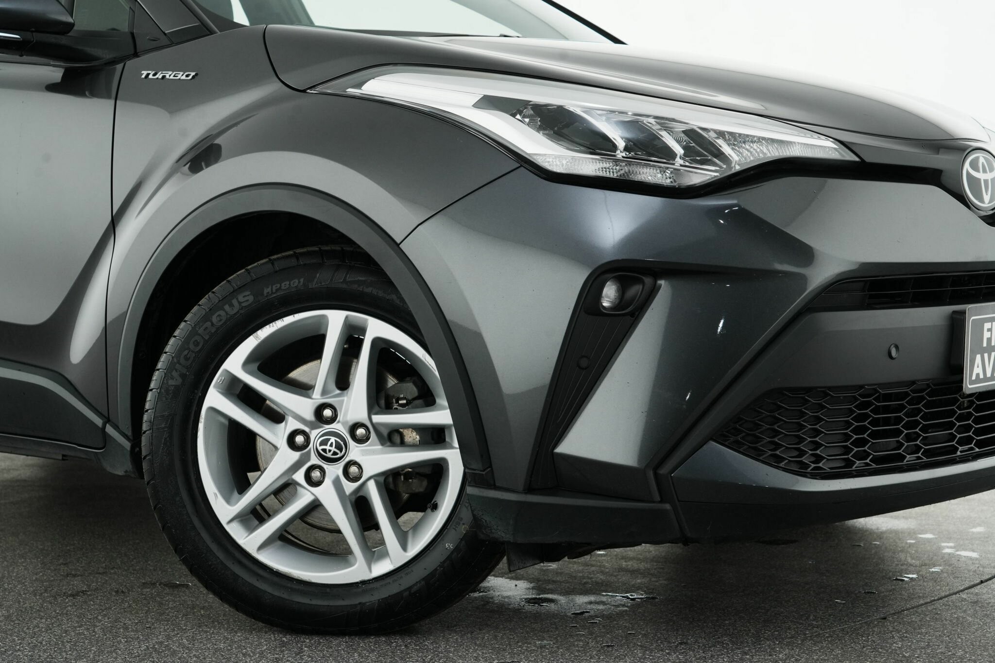 Toyota C-hr image 2