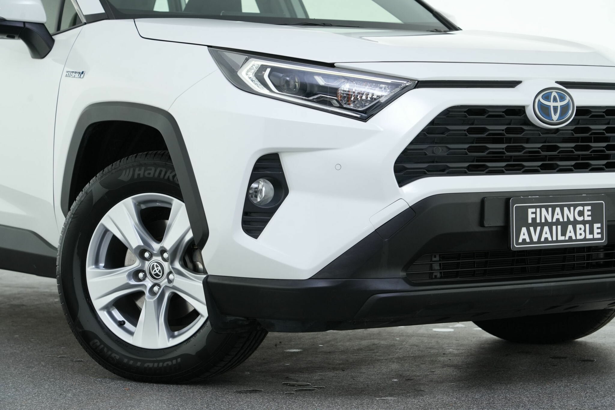 Toyota Rav4 image 2