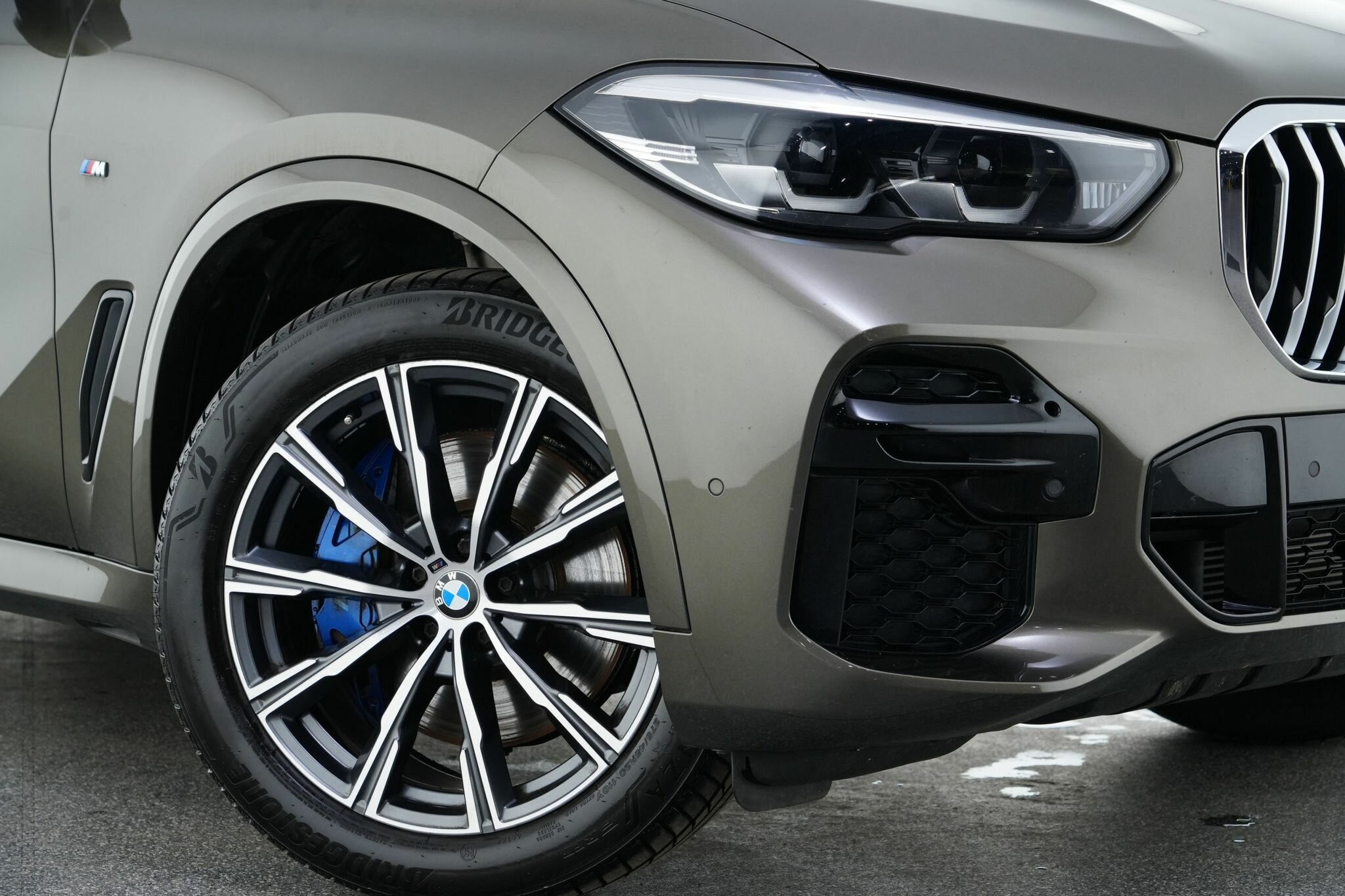 BMW X5 image 2