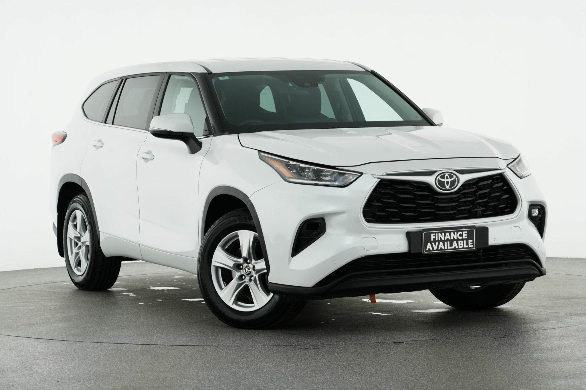 Toyota Kluger image 1