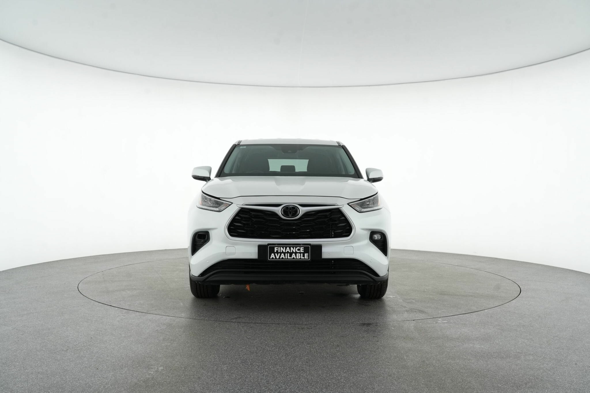 Toyota Kluger image 3