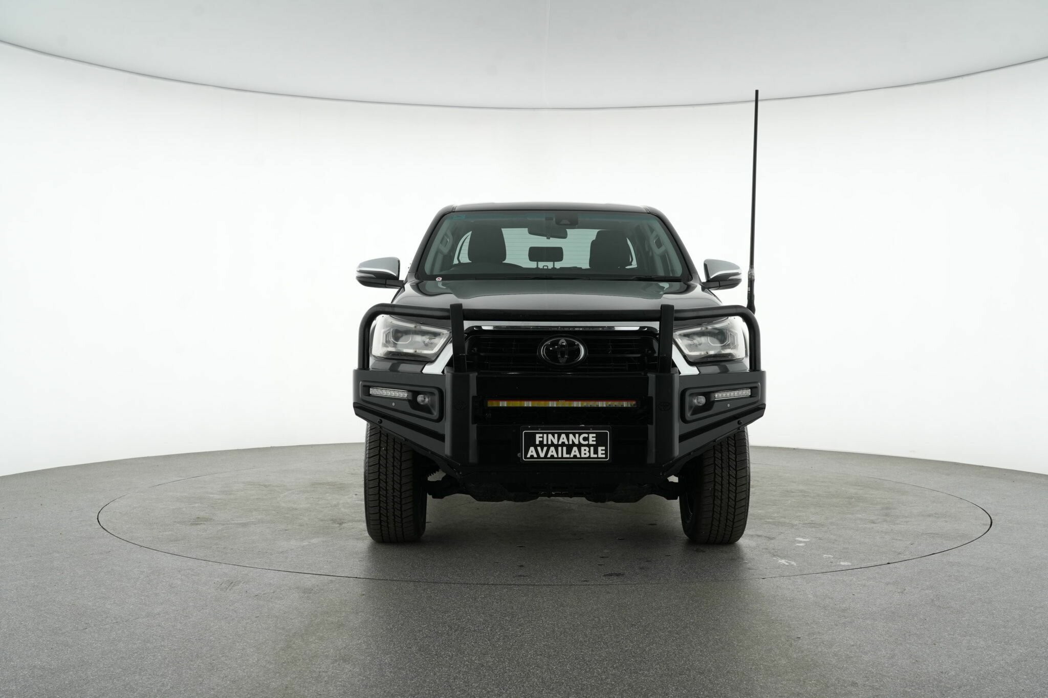 Toyota Hilux image 3