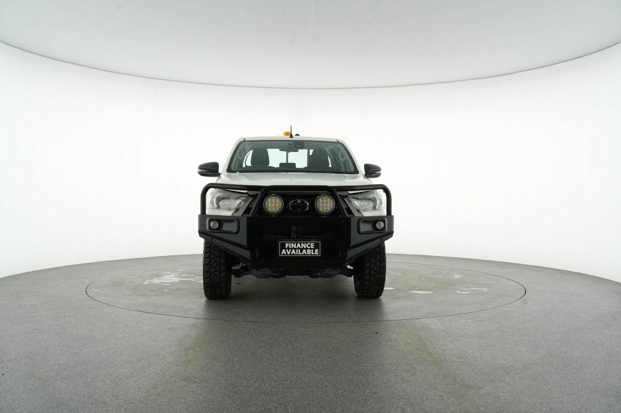 Toyota Hilux image 3