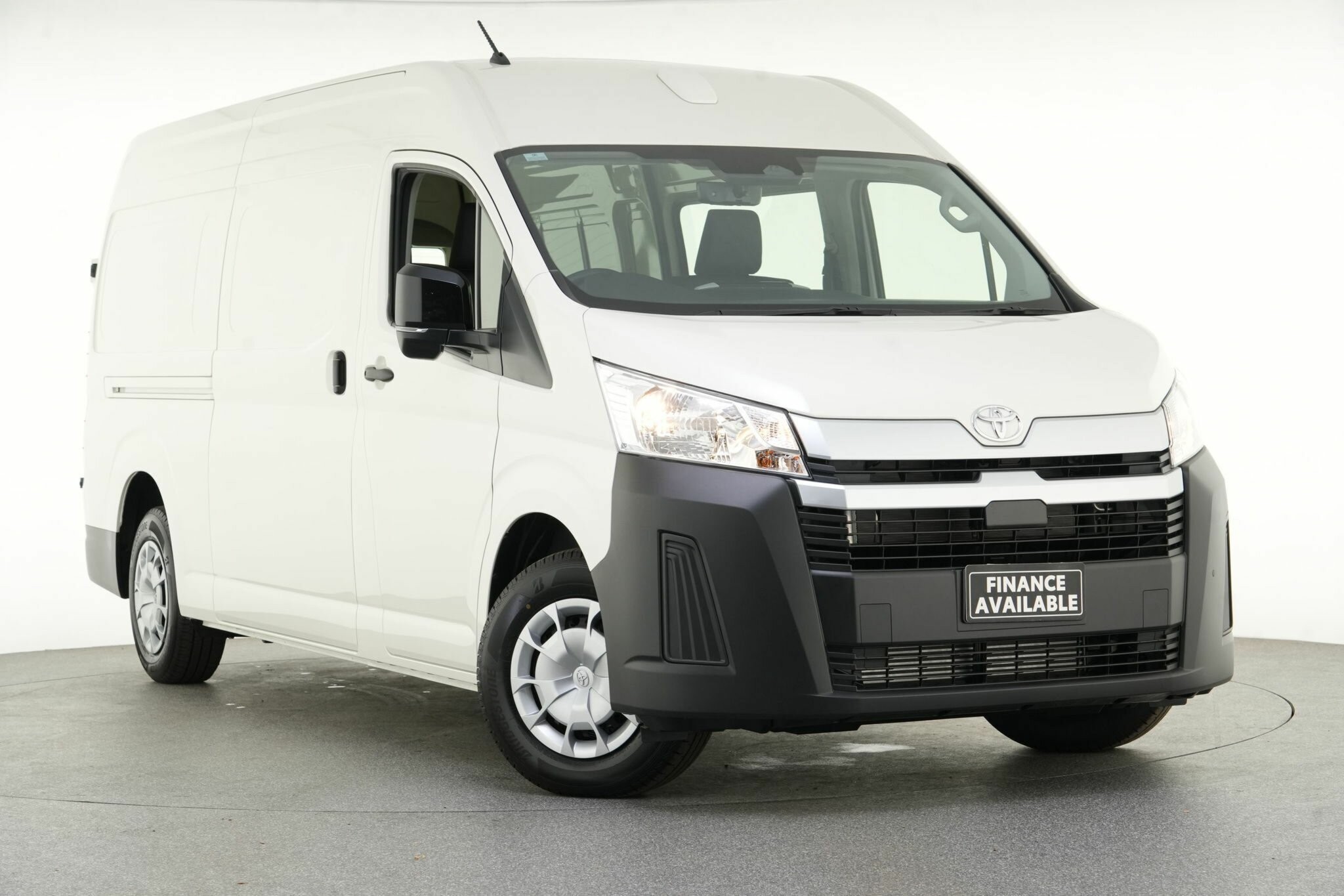 Toyota Hiace image 1