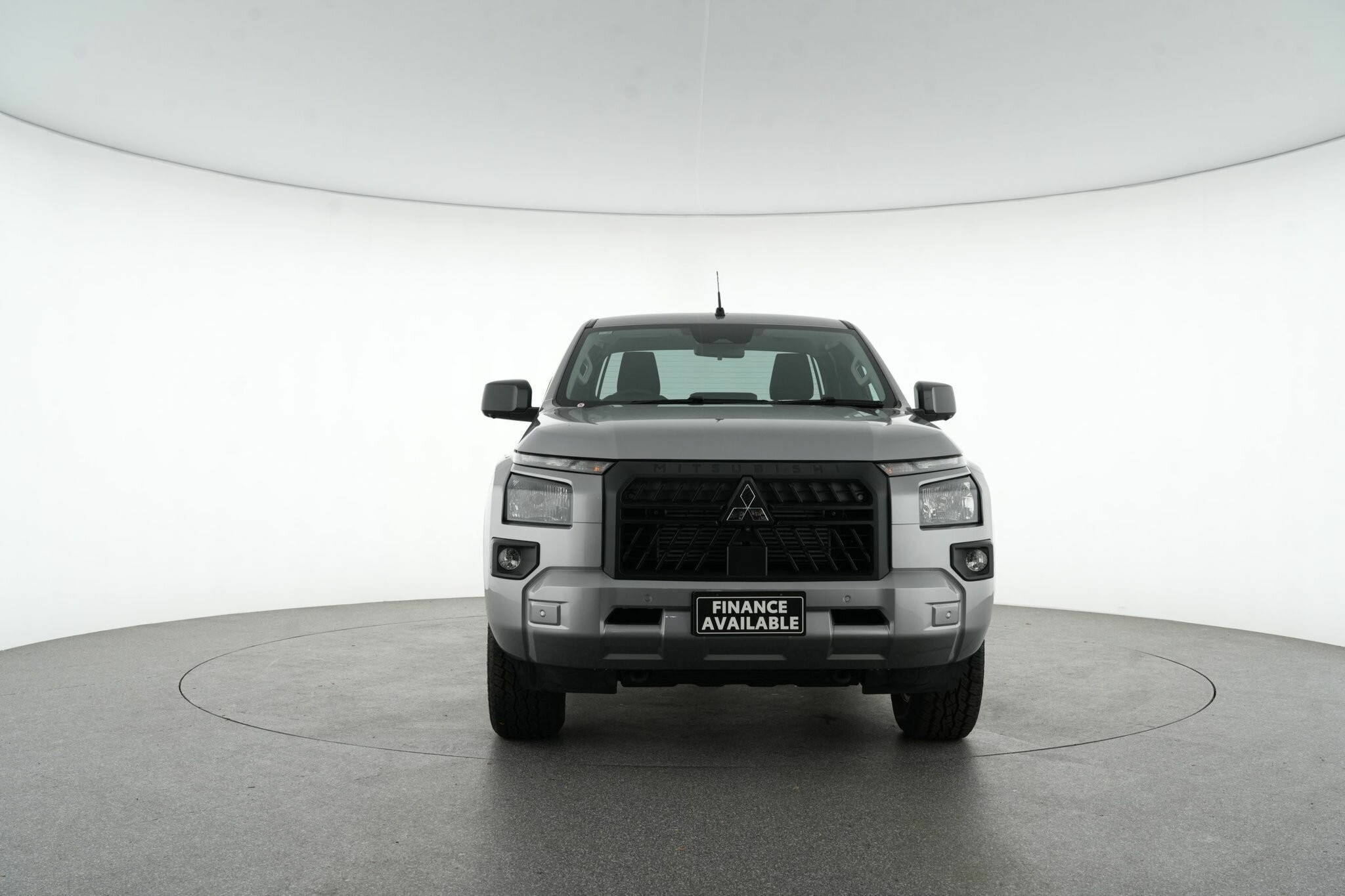 Mitsubishi Triton image 3