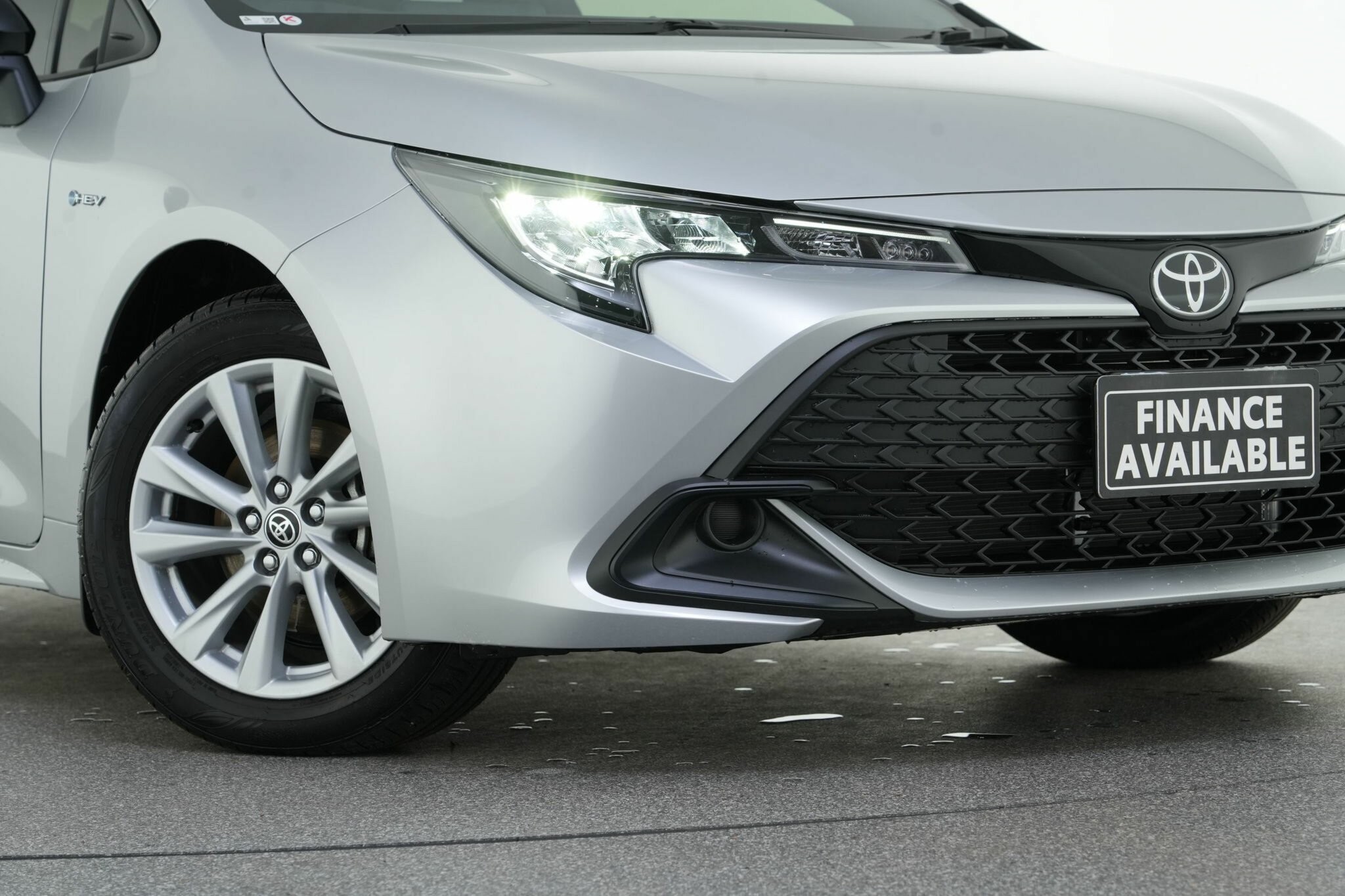 Toyota Corolla image 2