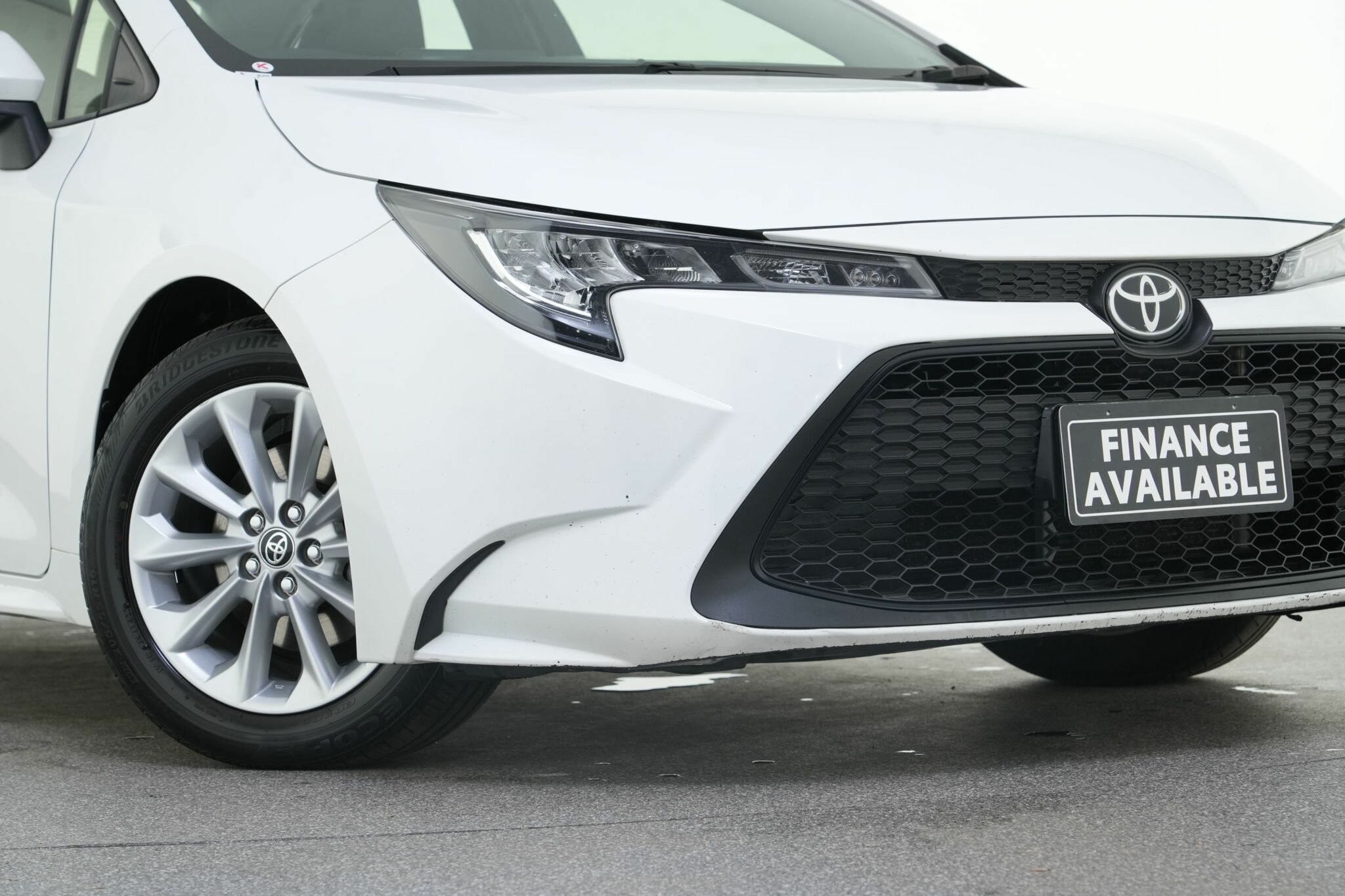 Toyota Corolla image 2