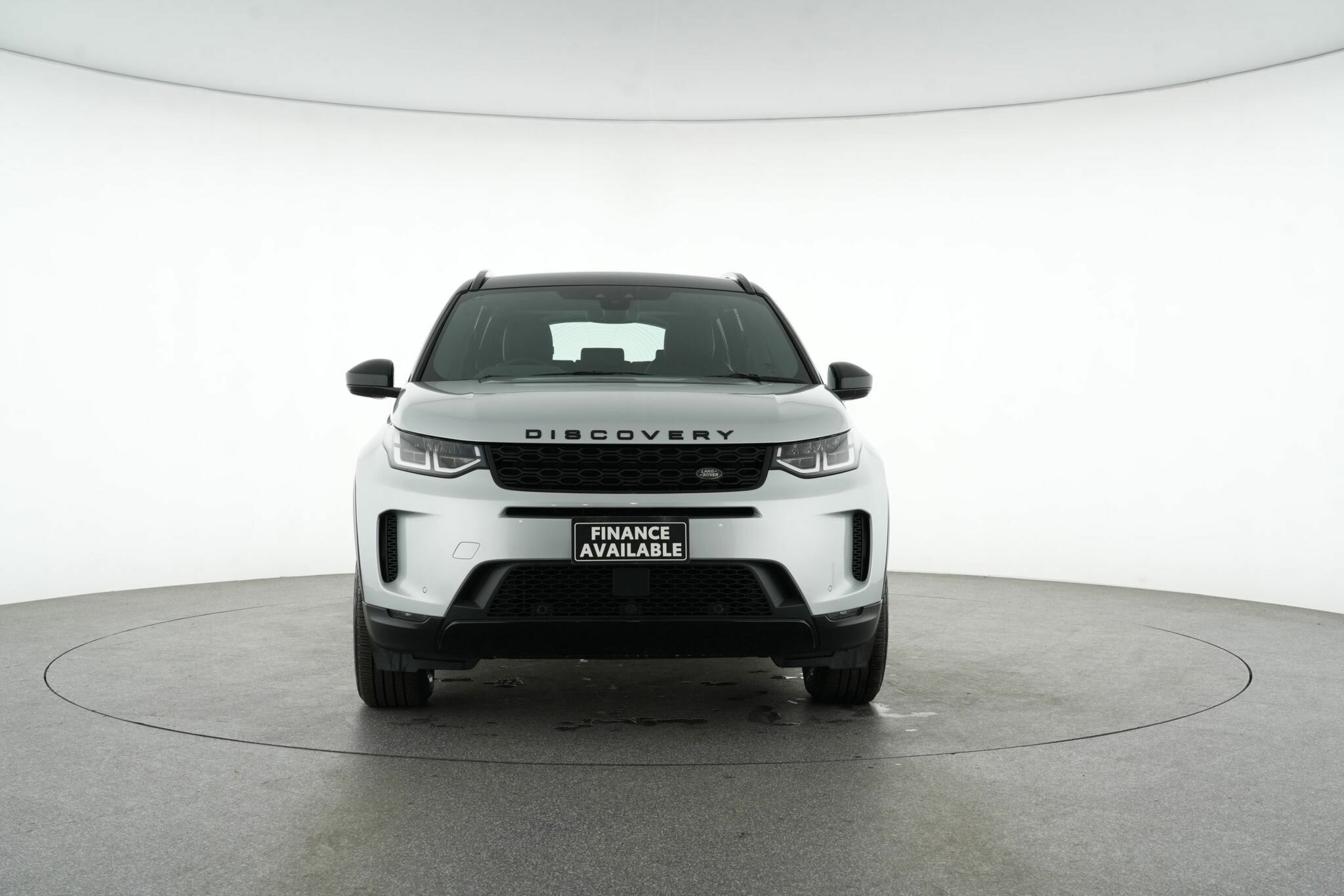 Land Rover Discovery Sport image 3