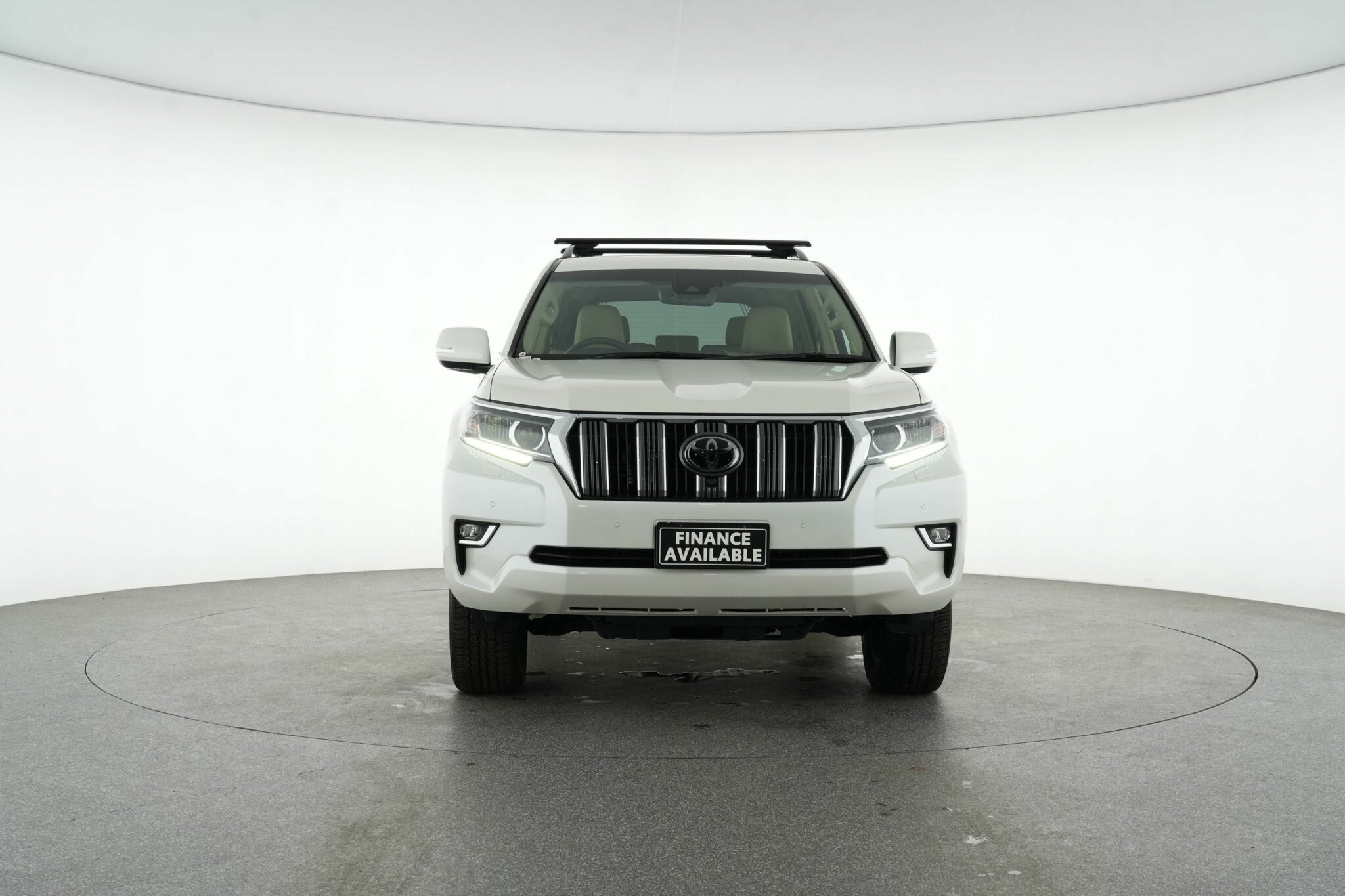 Toyota Landcruiser Prado image 3