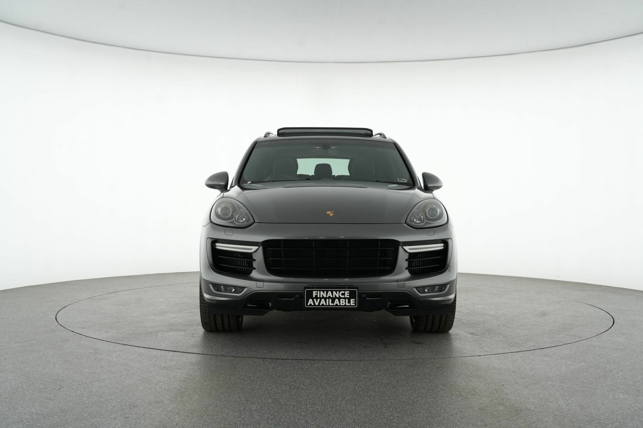 Porsche Cayenne image 3