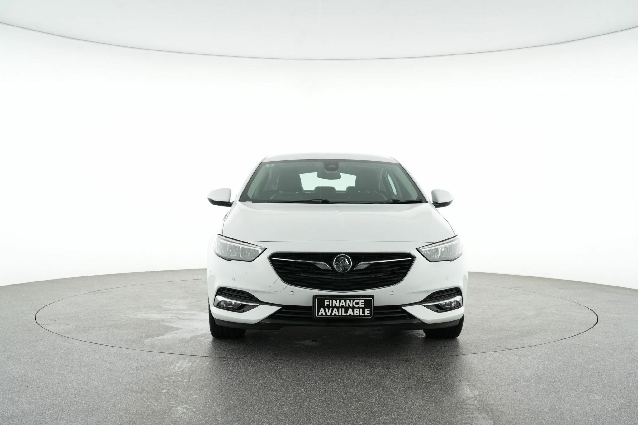 Holden Calais image 3