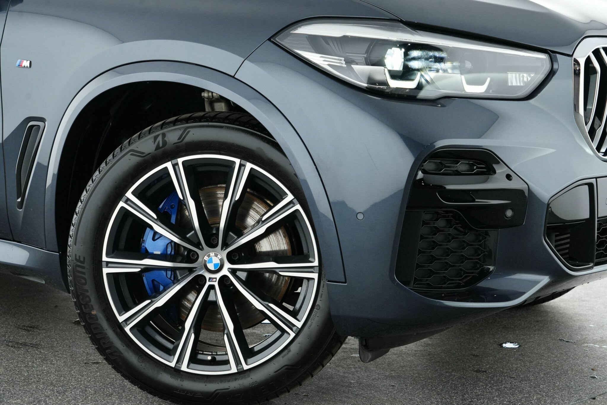 BMW X5 image 2