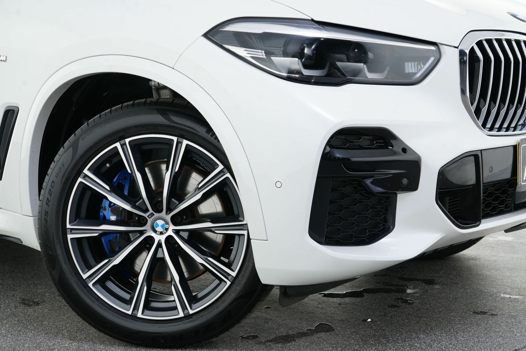 BMW X5 image 2