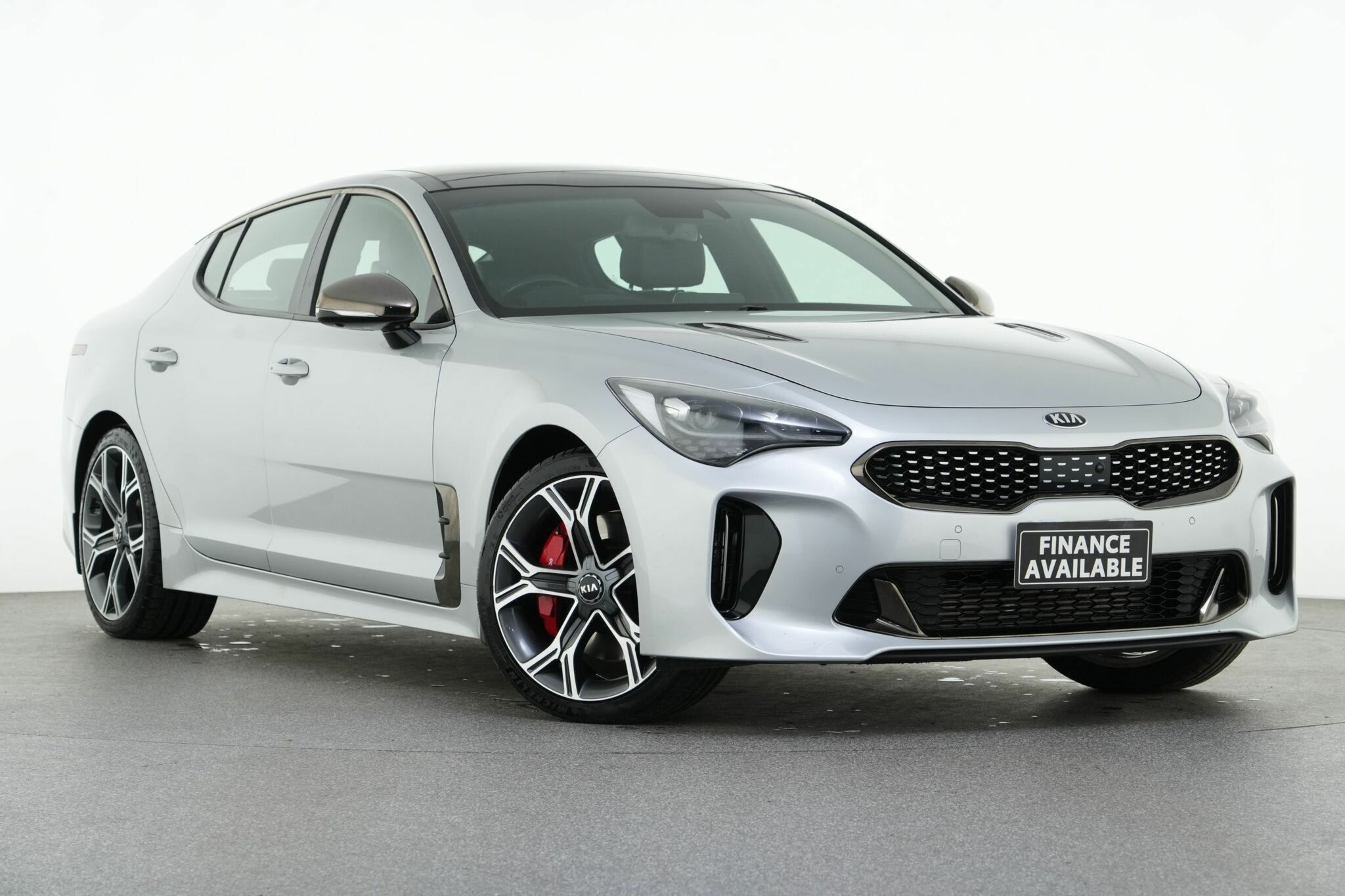 Kia Stinger image 1