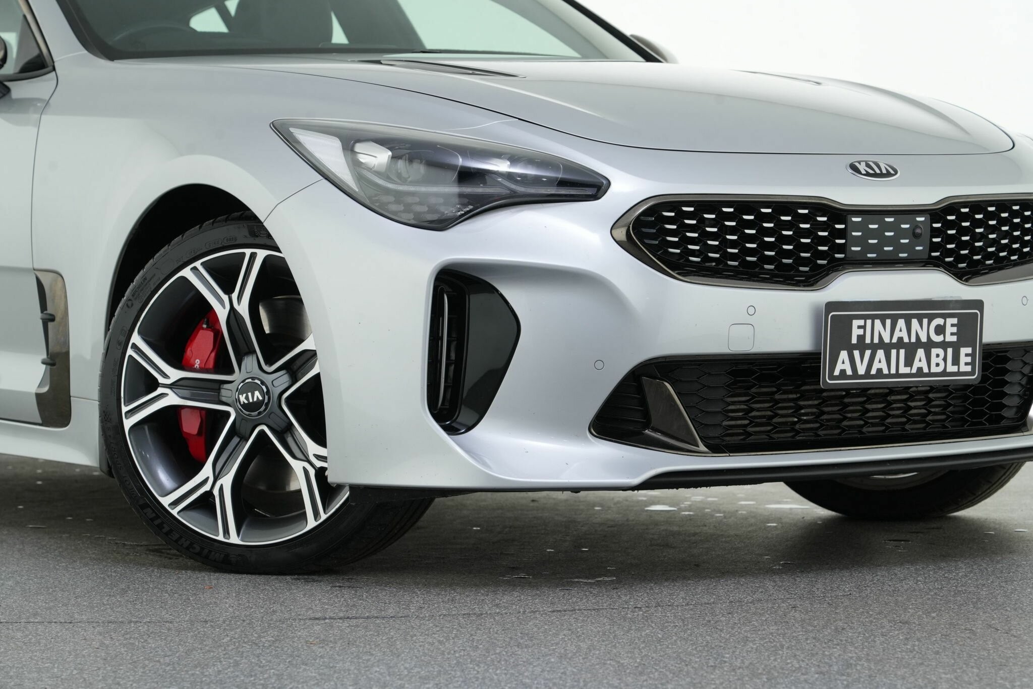 Kia Stinger image 2