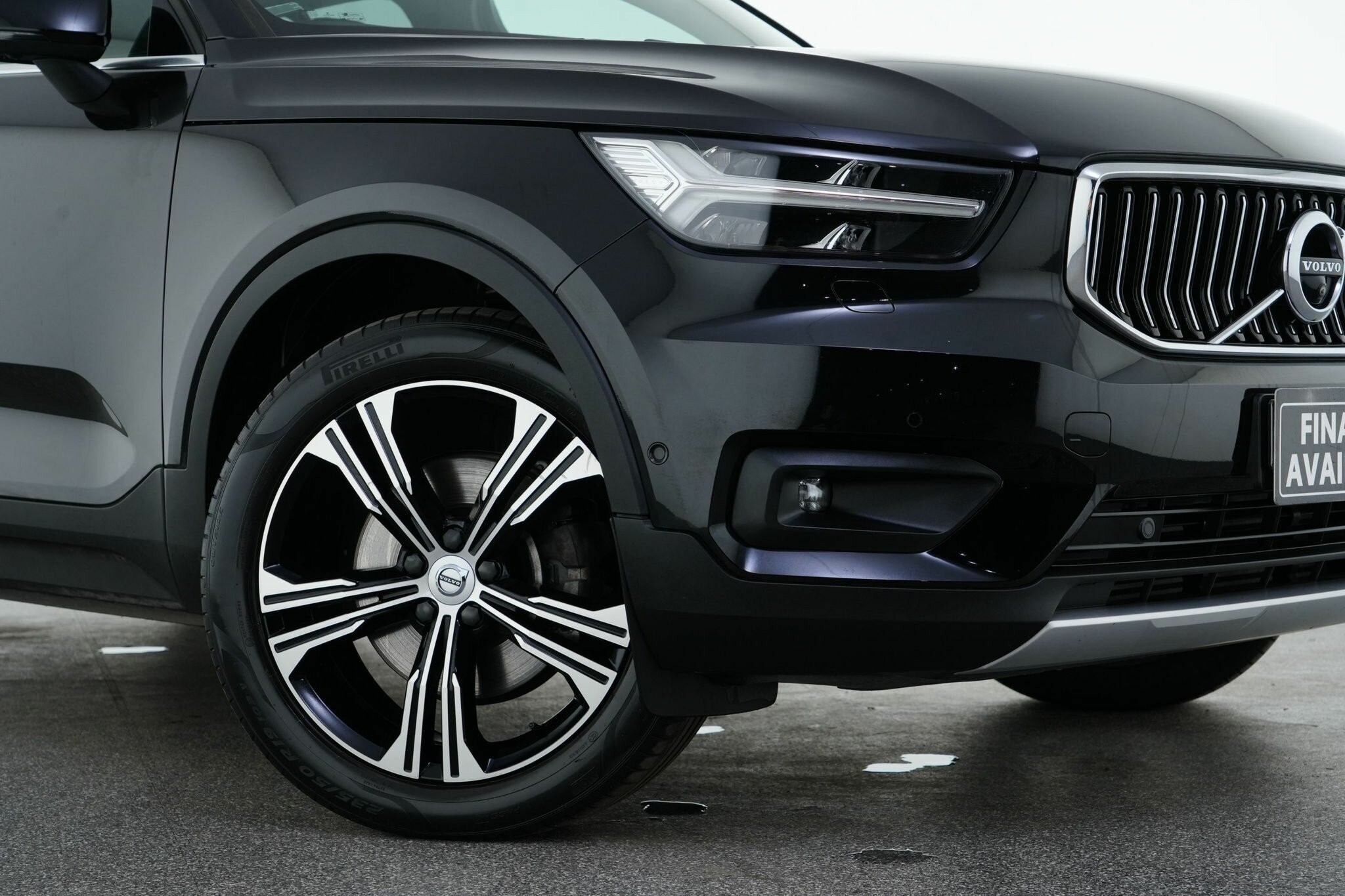 Volvo Xc40 image 2