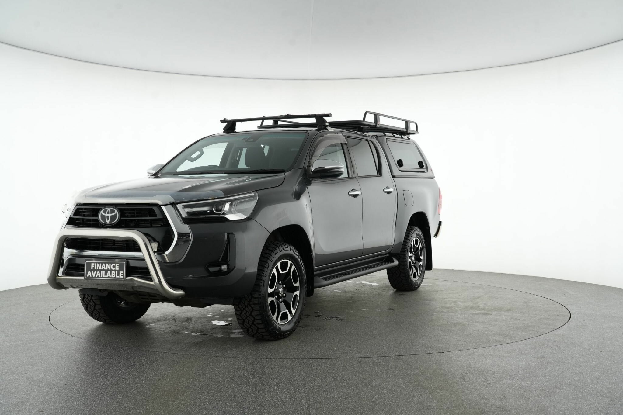 Toyota Hilux image 4
