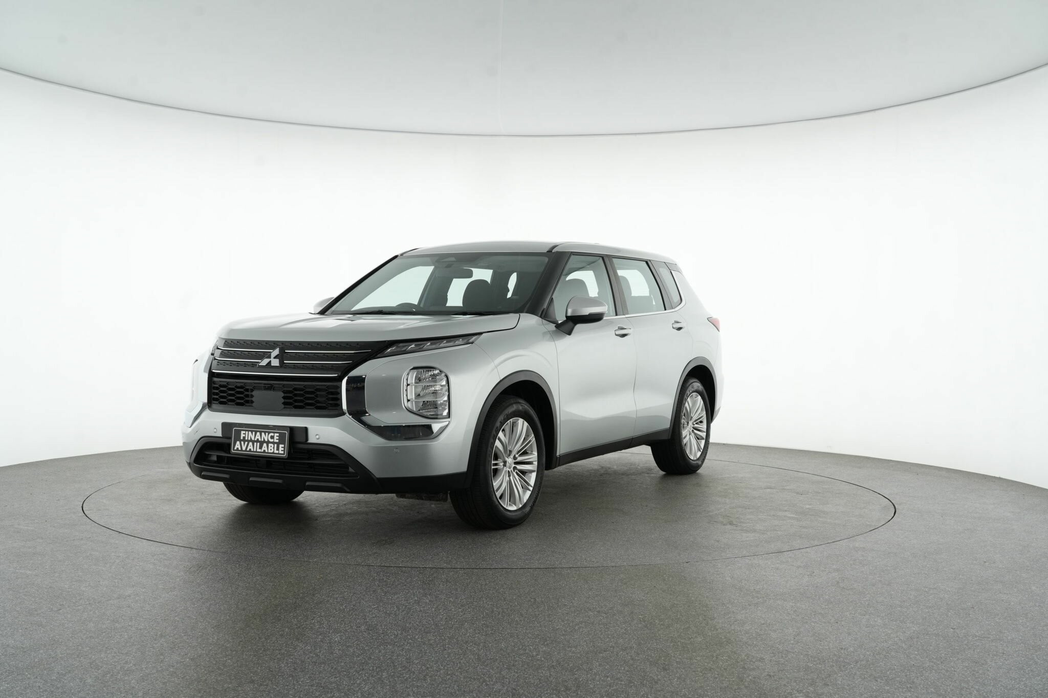 Mitsubishi Outlander image 4