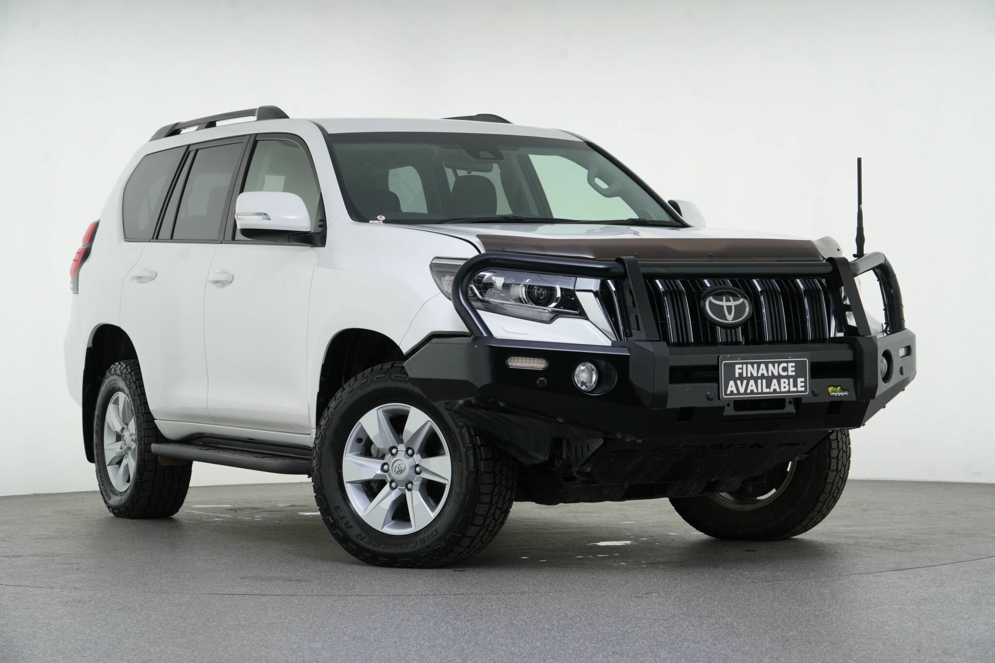 Toyota Landcruiser Prado image 1