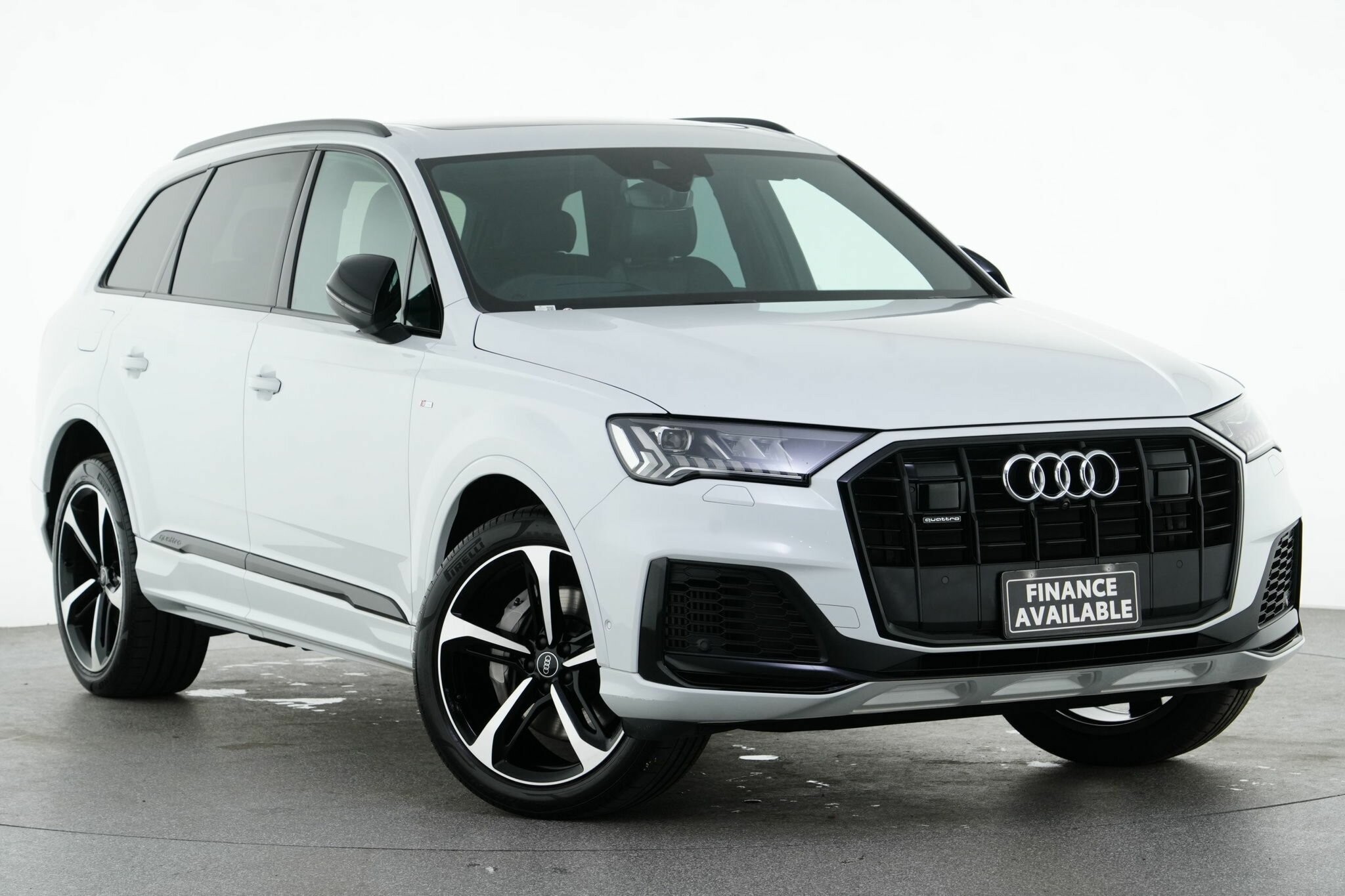 Audi Q7 image 1
