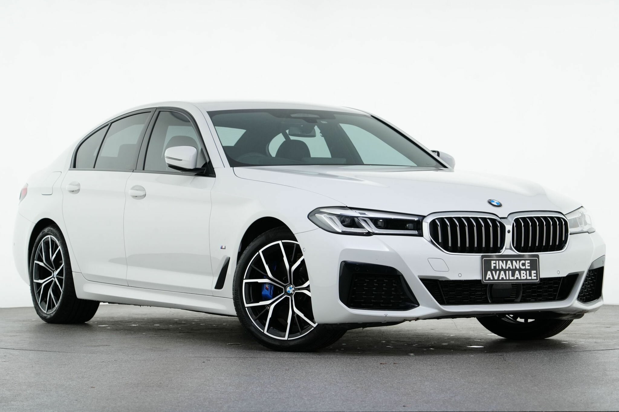 BMW 5 Series image 1