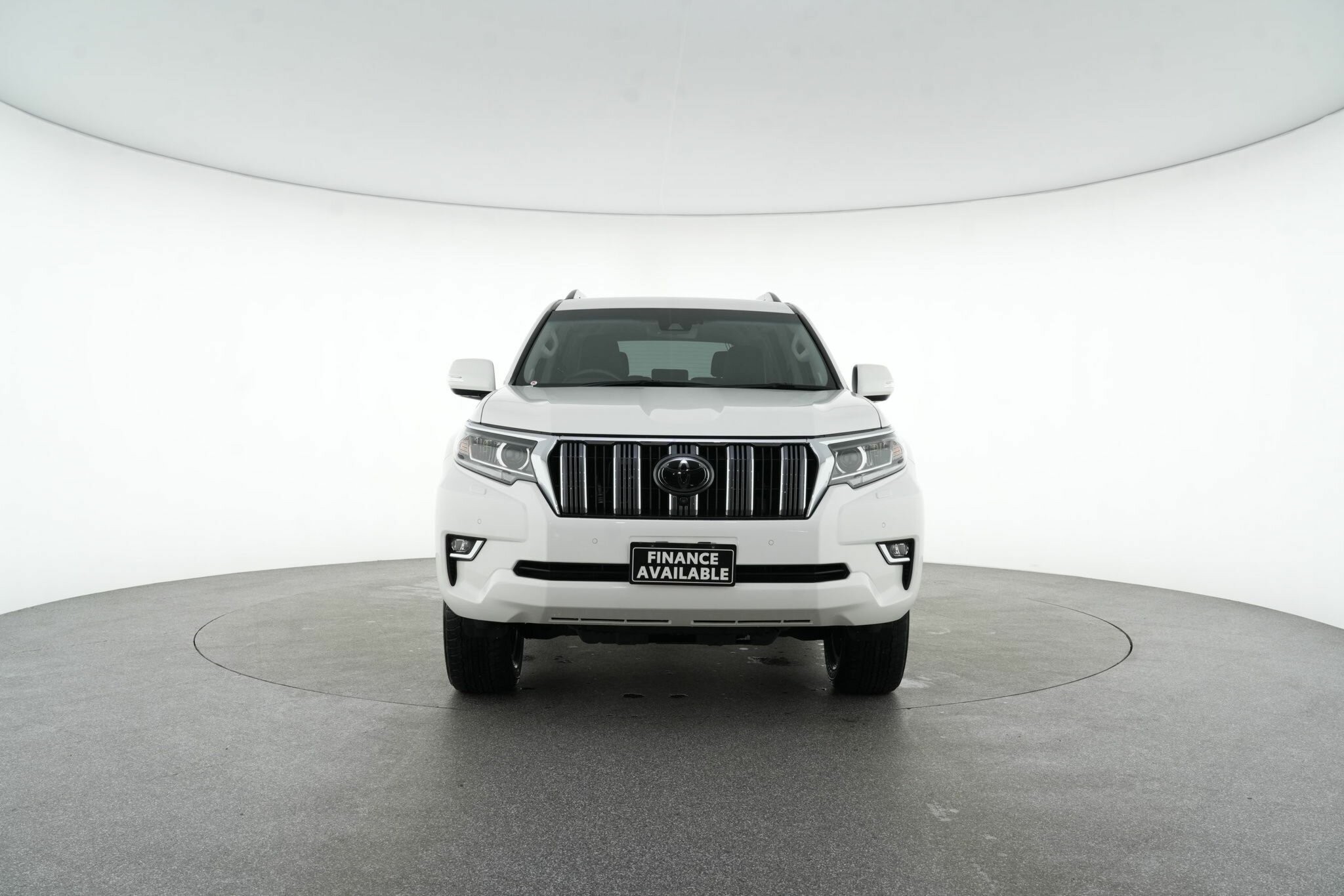 Toyota Landcruiser Prado image 3