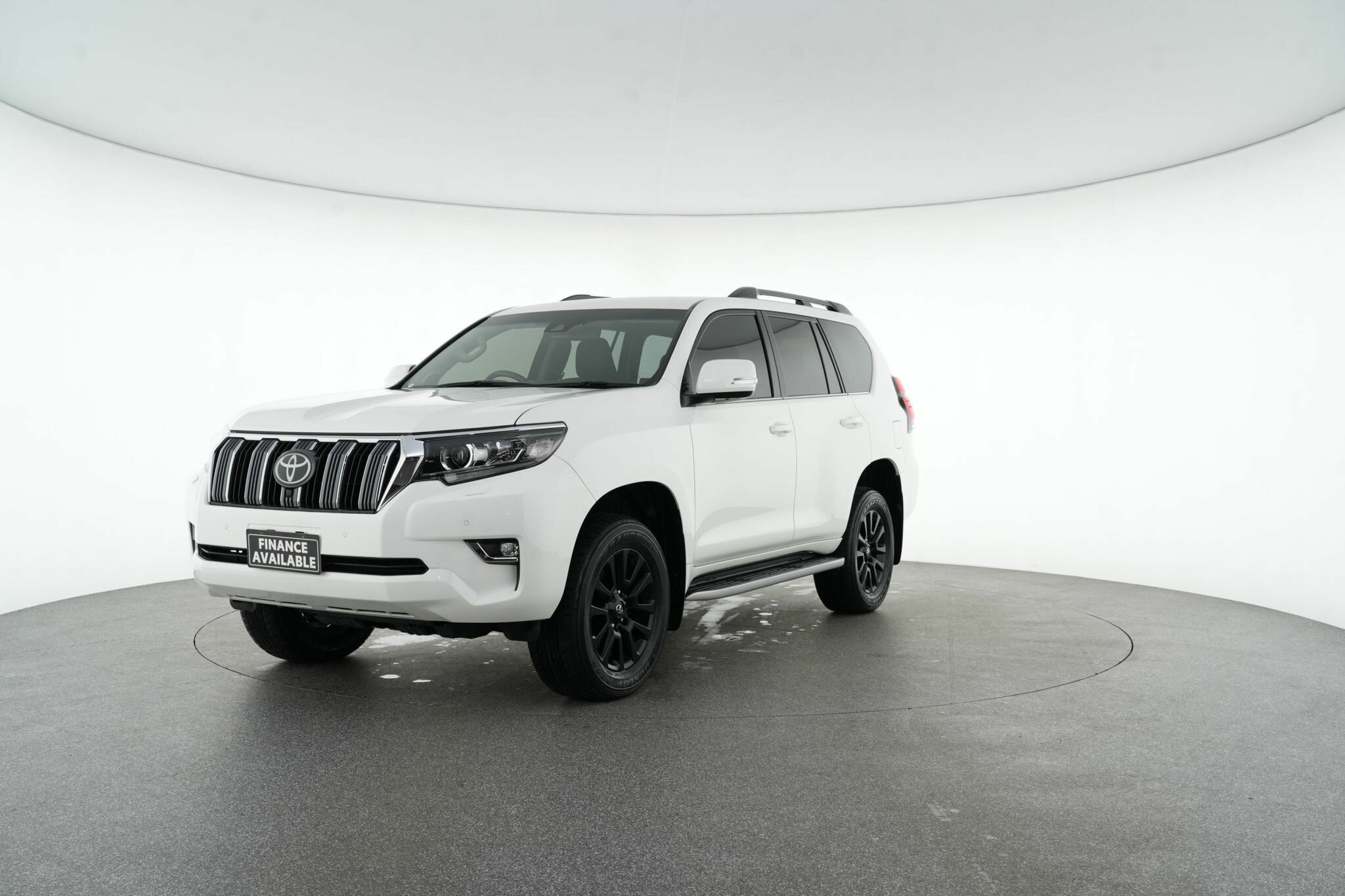 Toyota Landcruiser Prado image 4