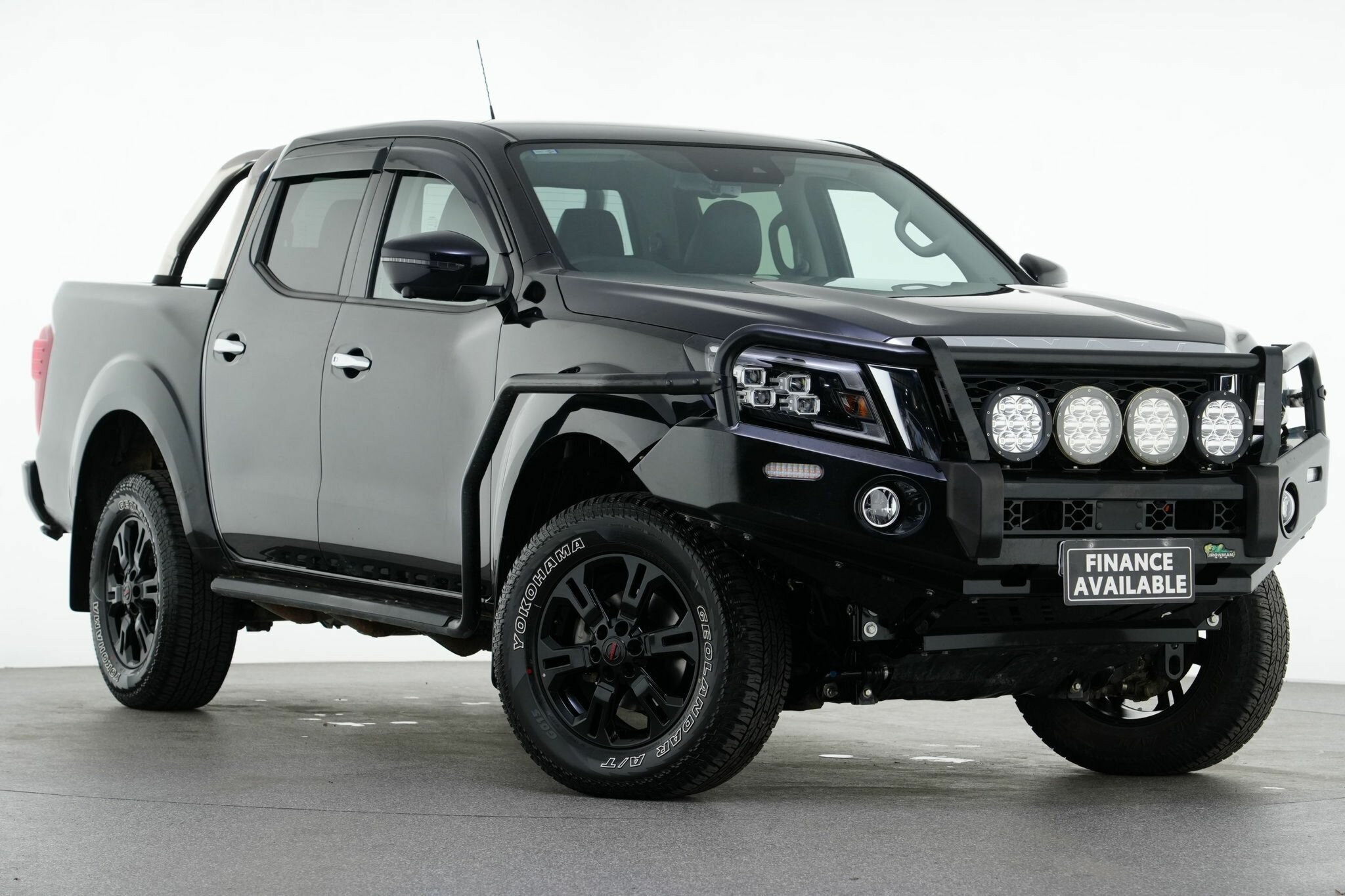 Nissan Navara image 1