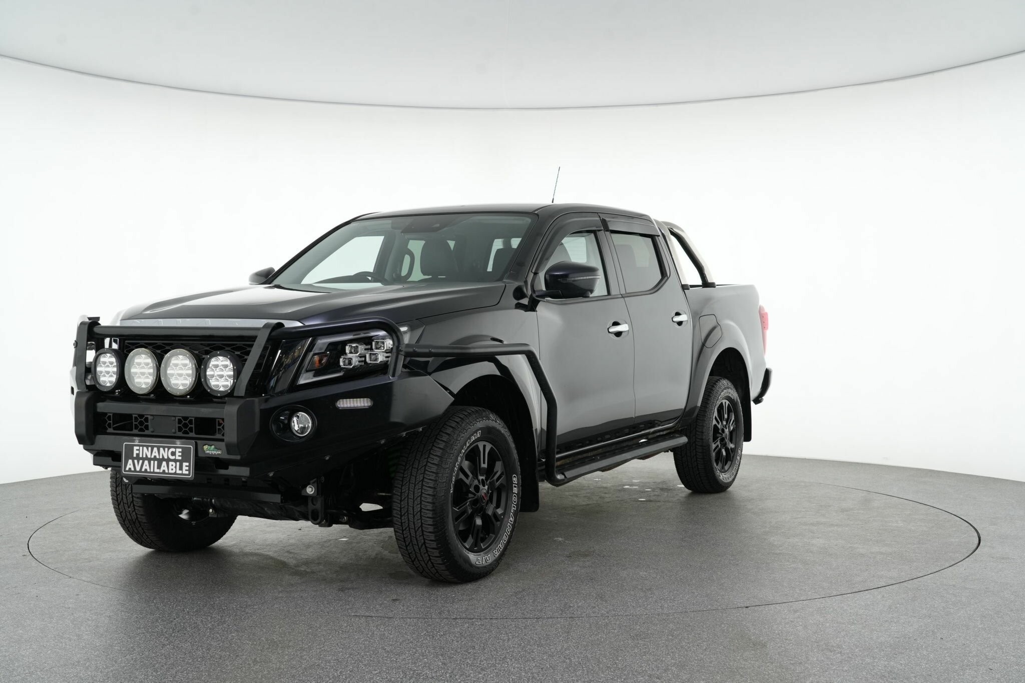 Nissan Navara image 4
