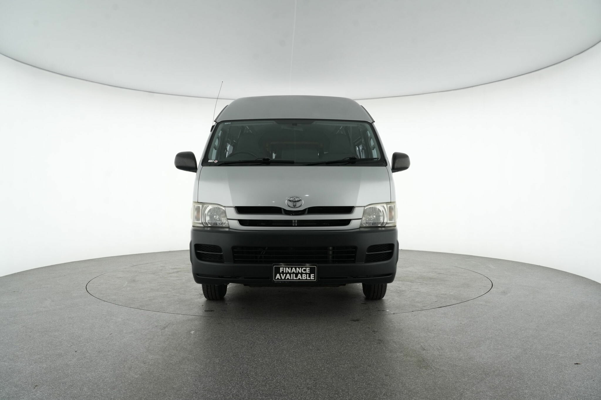Toyota Hiace image 3