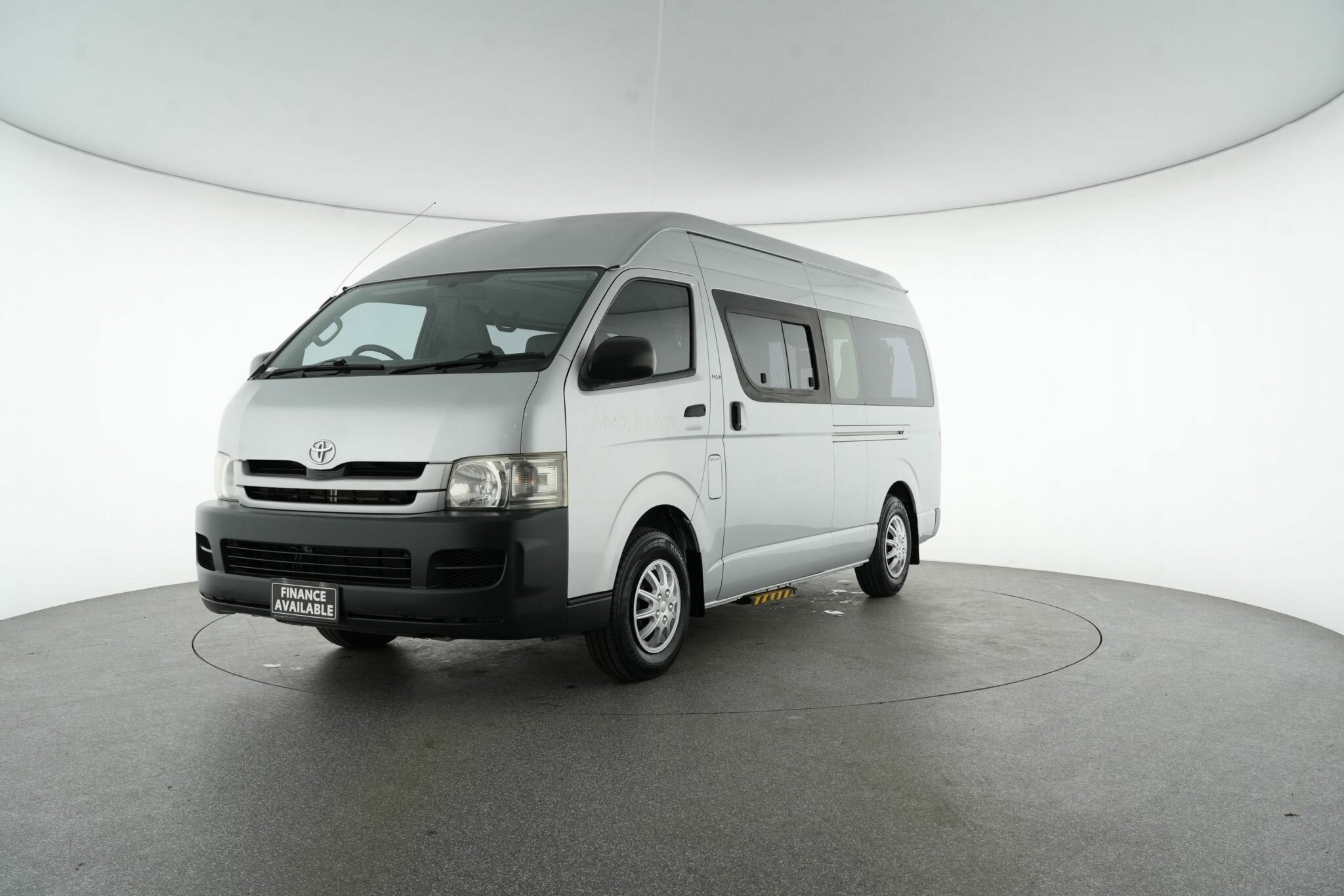 Toyota Hiace image 4