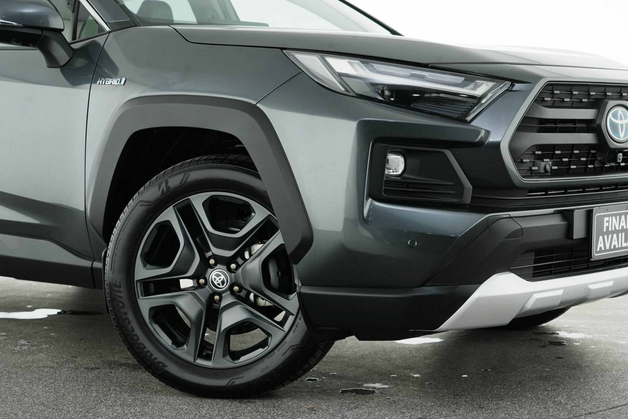 Toyota Rav4 image 2