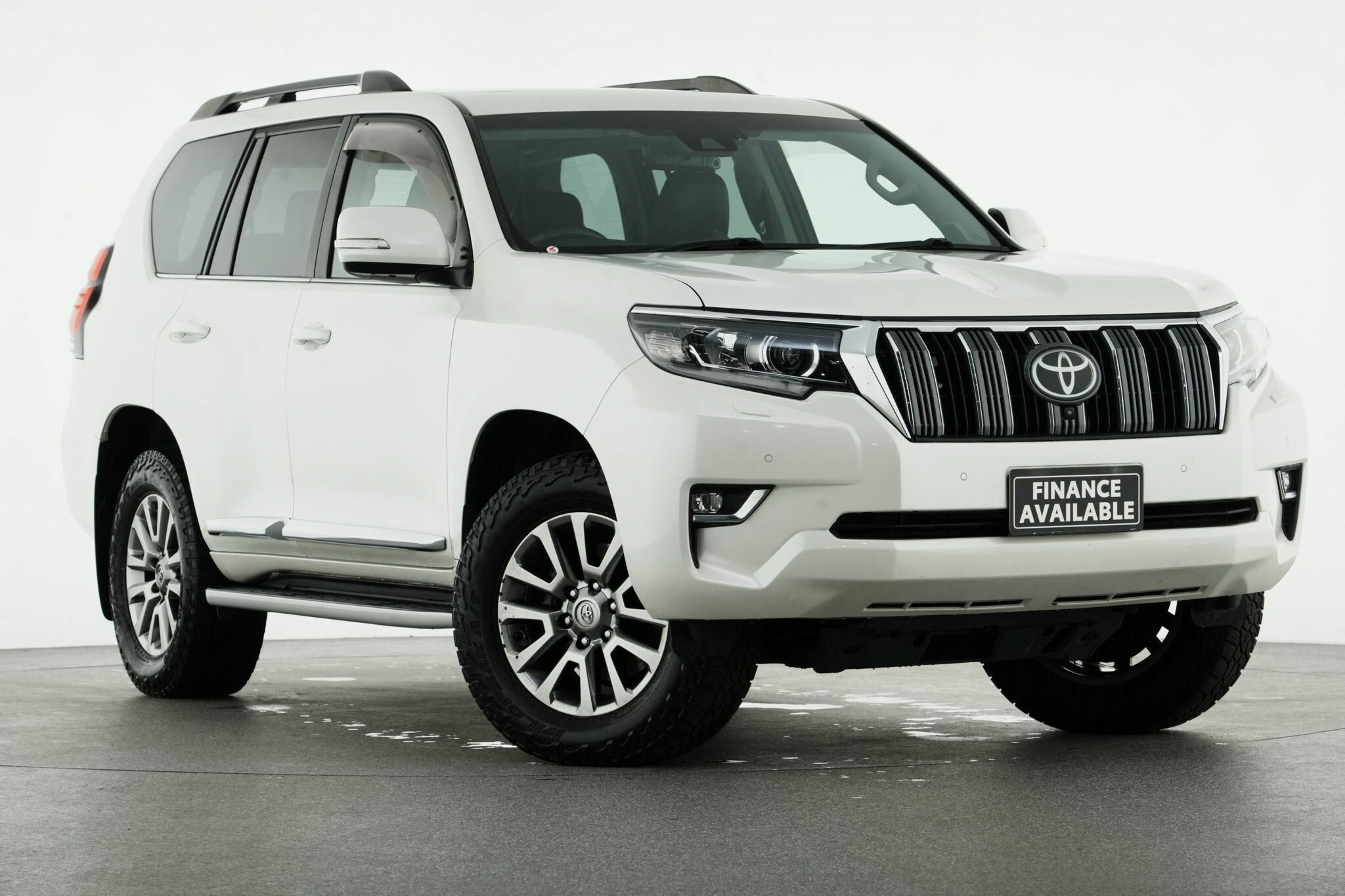 Toyota Landcruiser Prado image 1