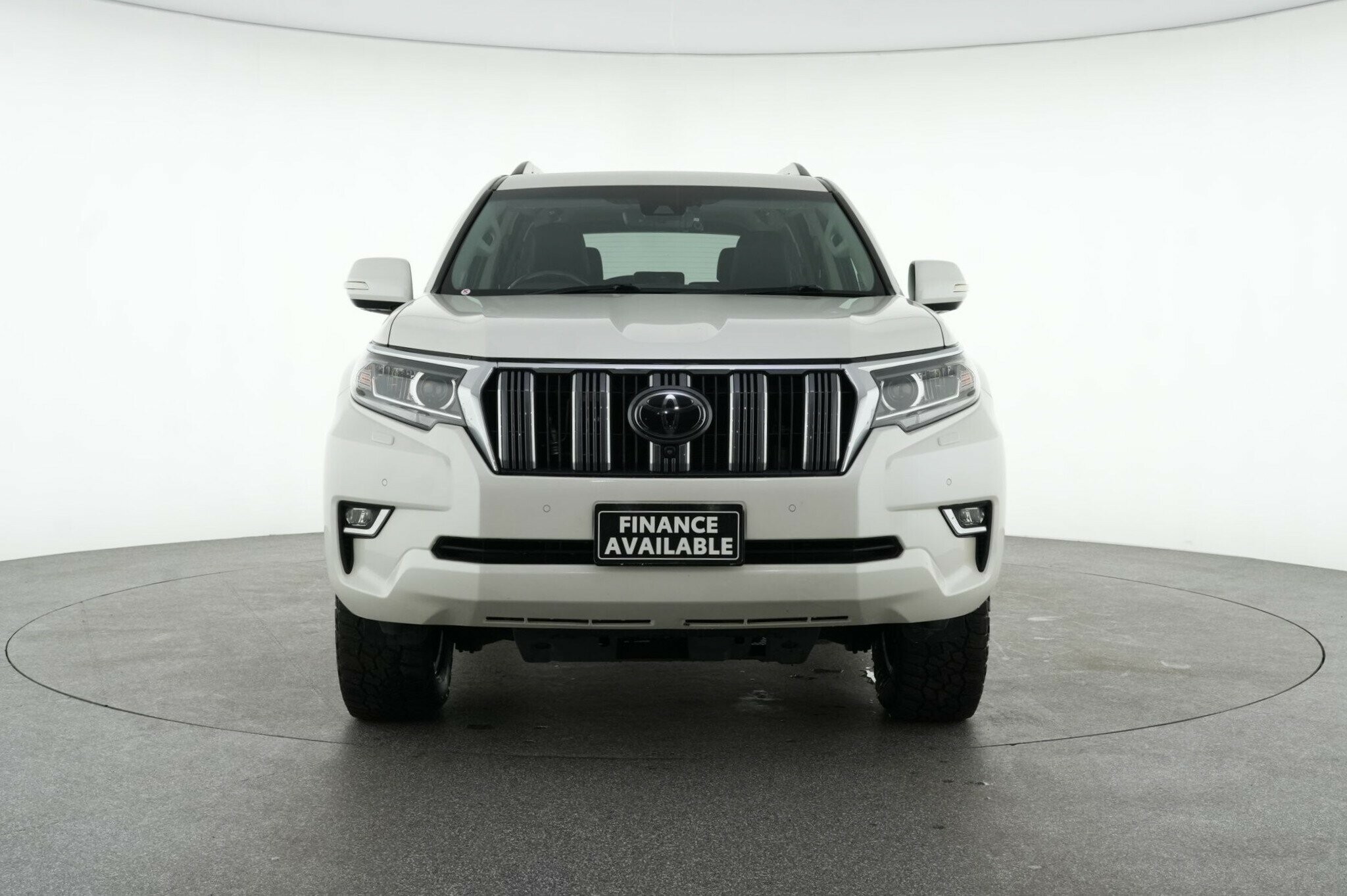 Toyota Landcruiser Prado image 3