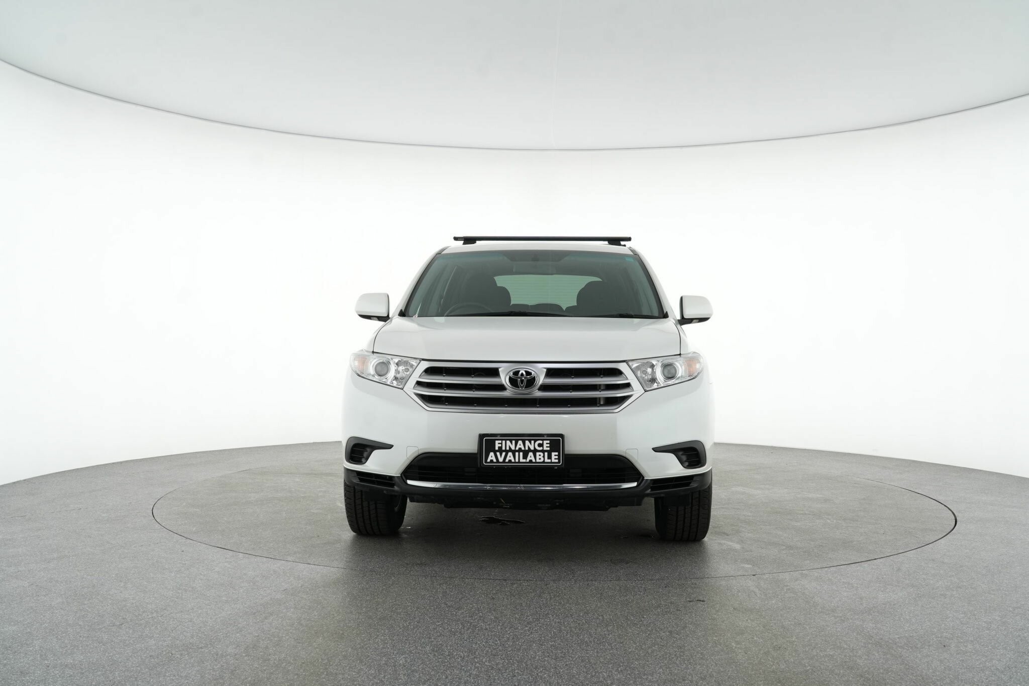 Toyota Kluger image 1