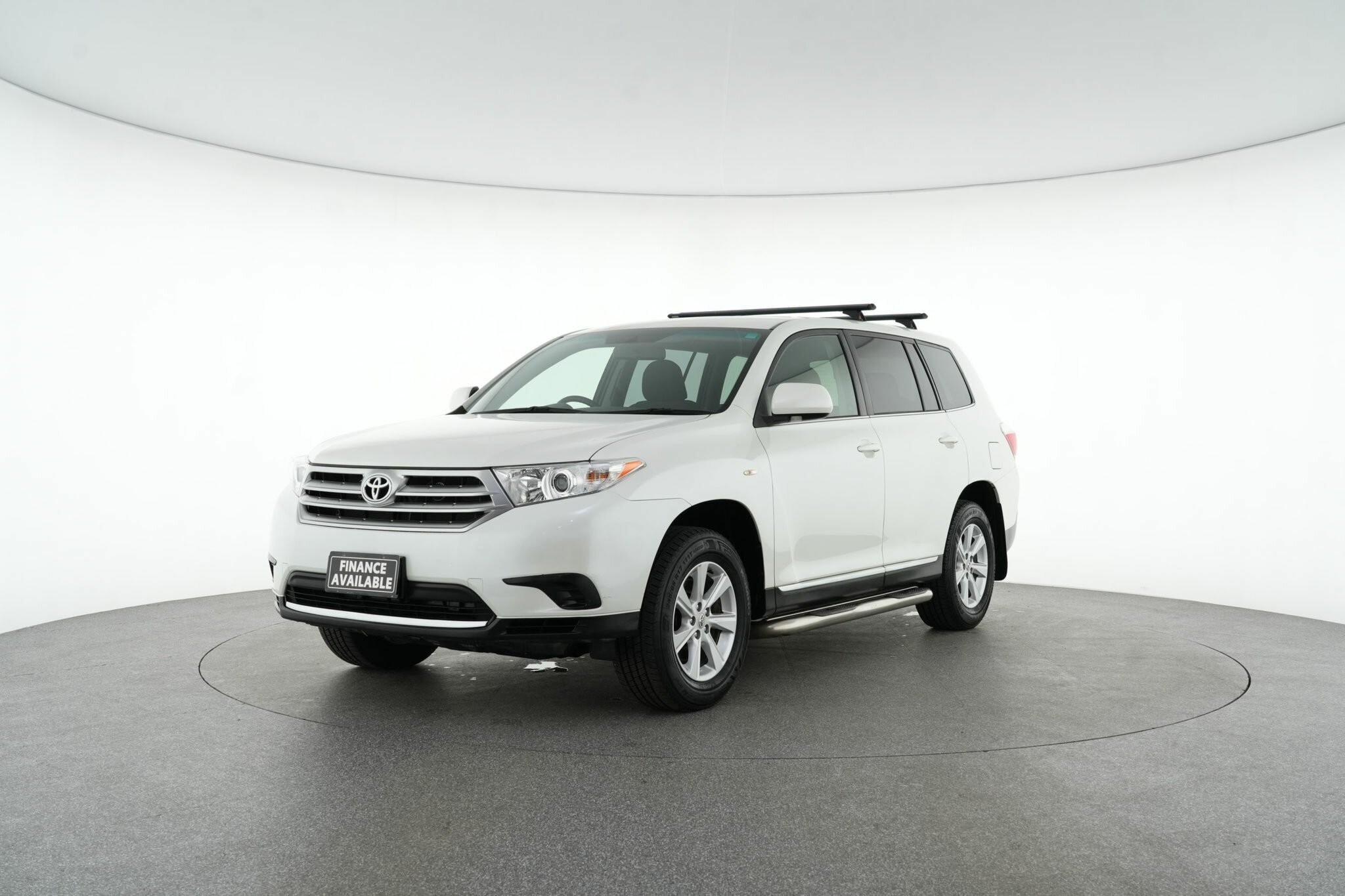 Toyota Kluger image 2