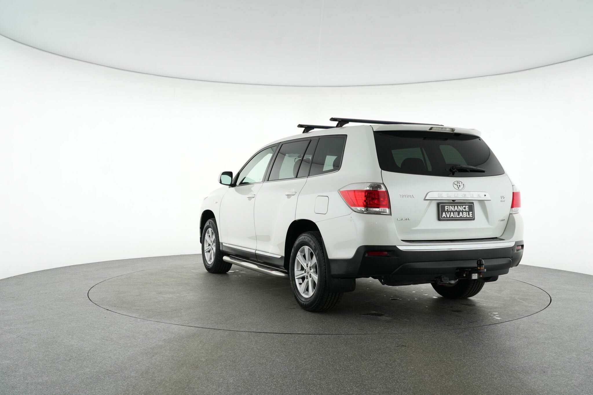 Toyota Kluger image 3