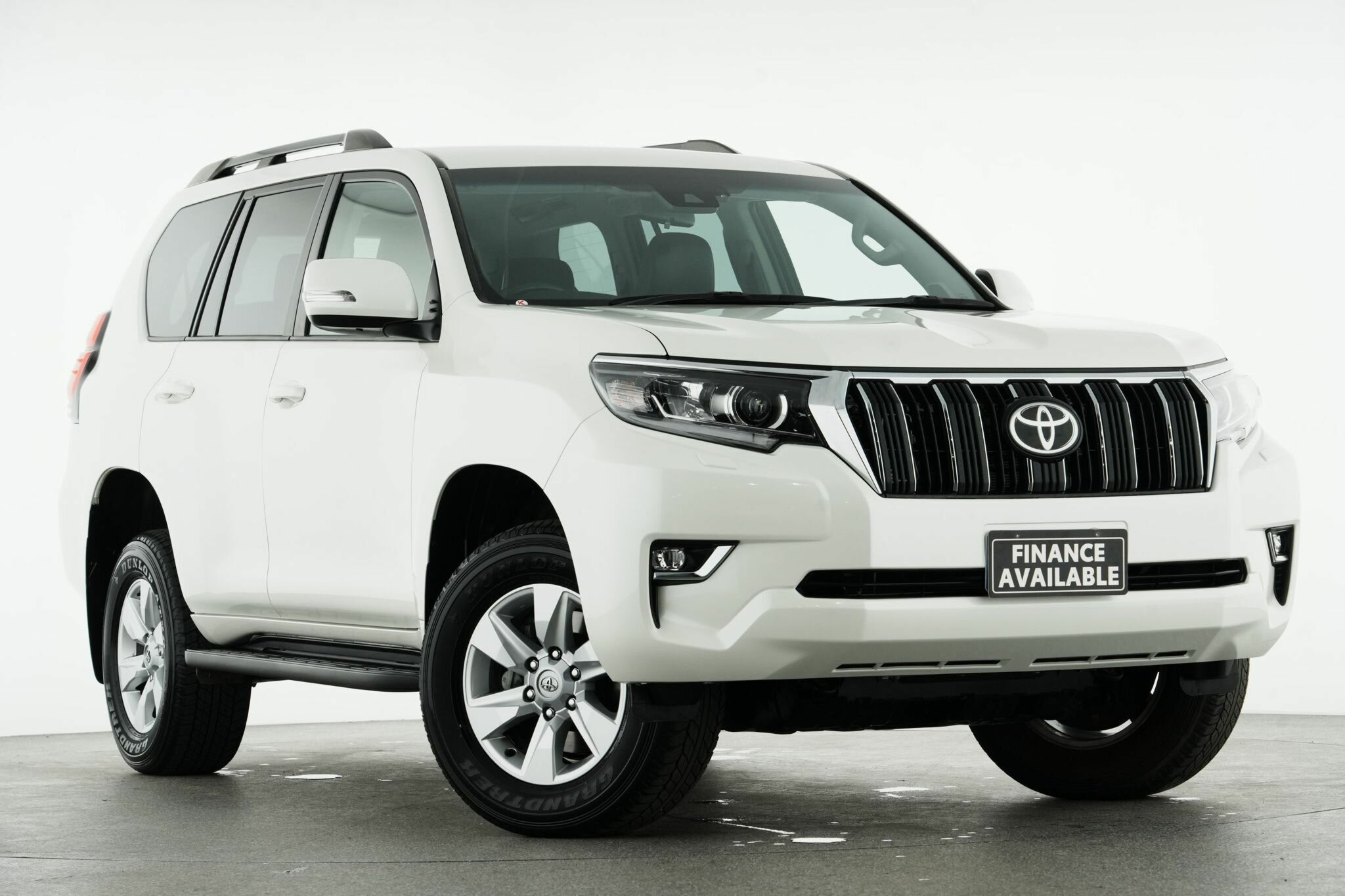 Toyota Landcruiser Prado image 1