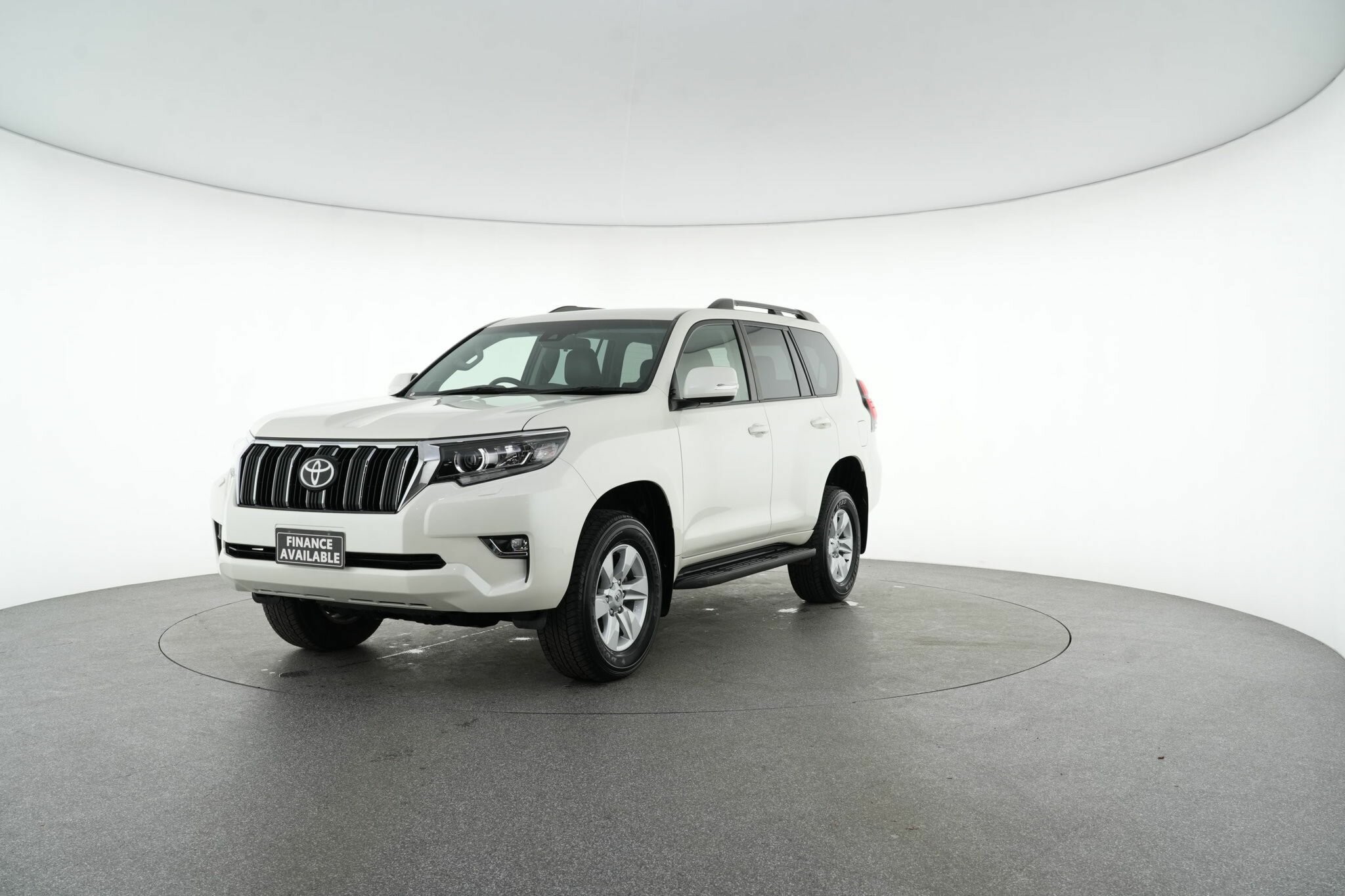 Toyota Landcruiser Prado image 4