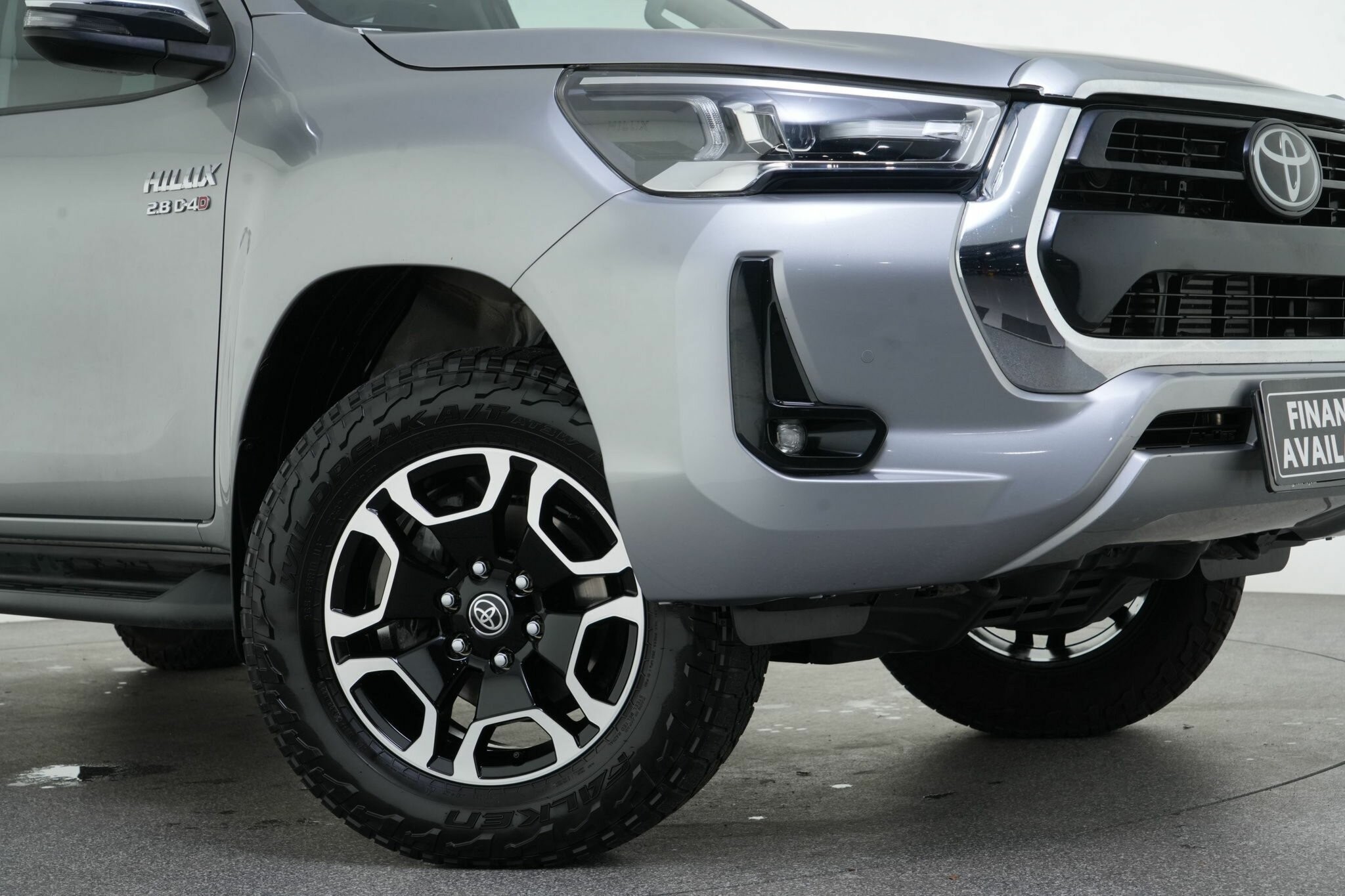 Toyota Hilux image 2