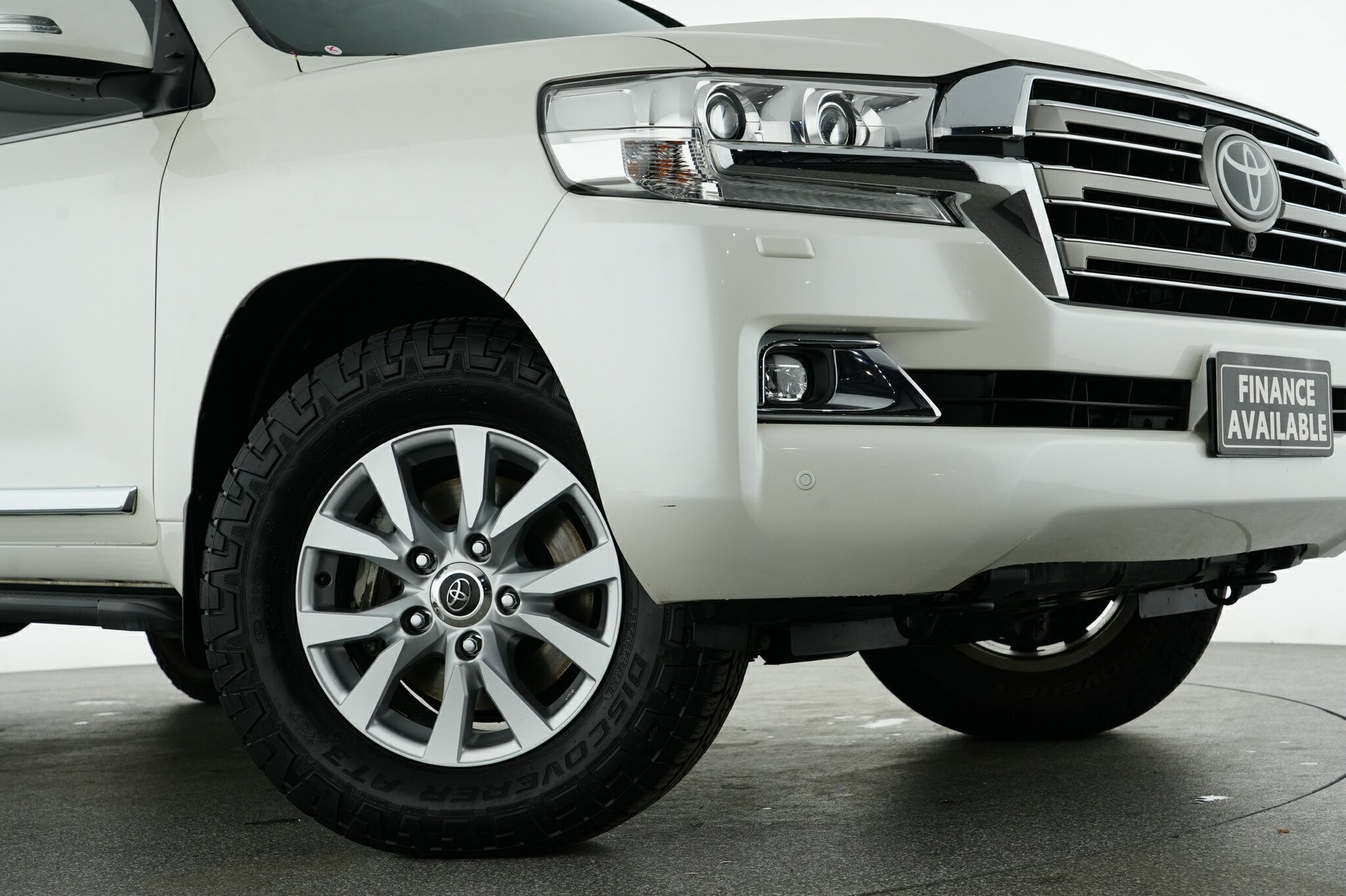 Toyota Landcruiser image 2