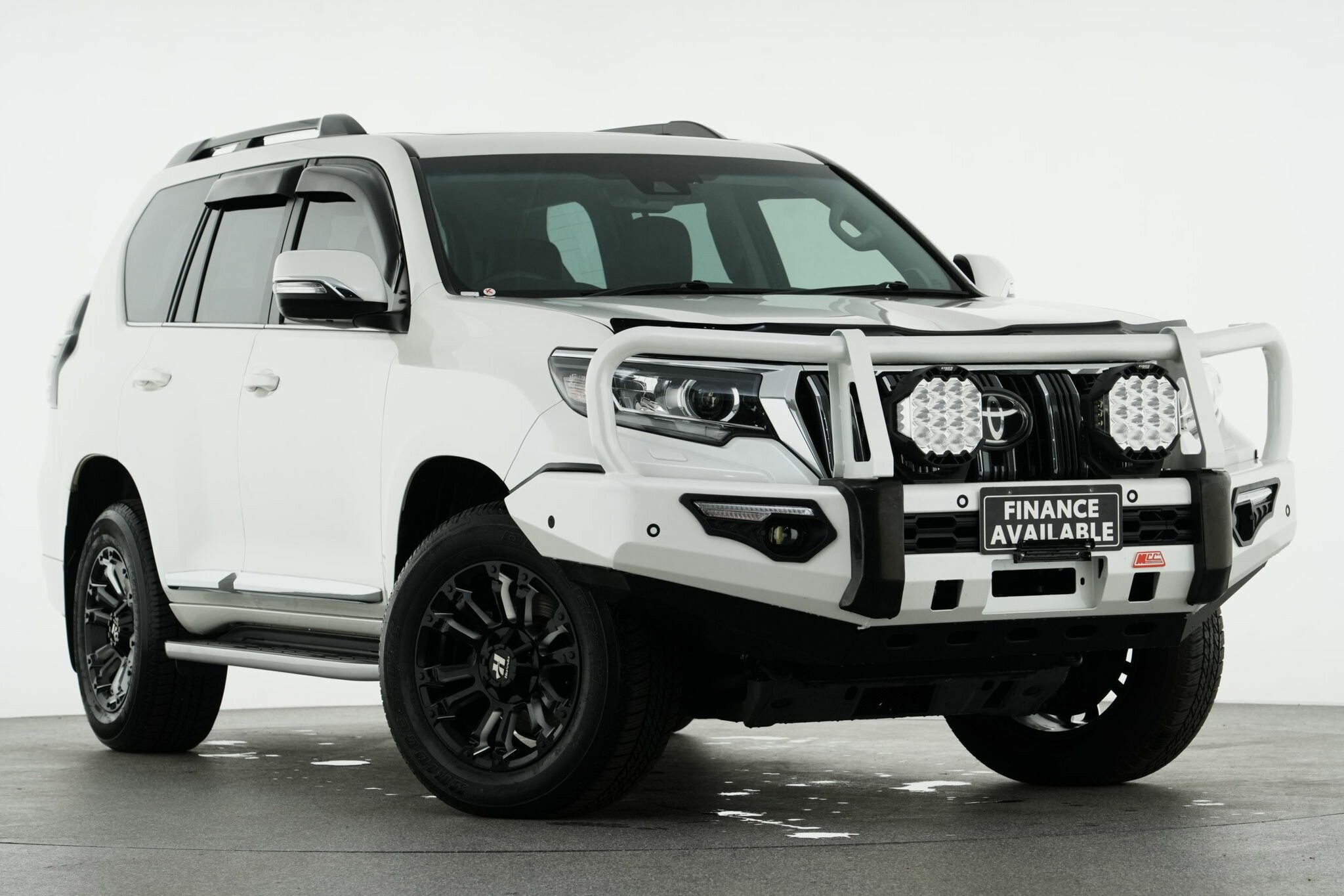Toyota Landcruiser Prado image 1