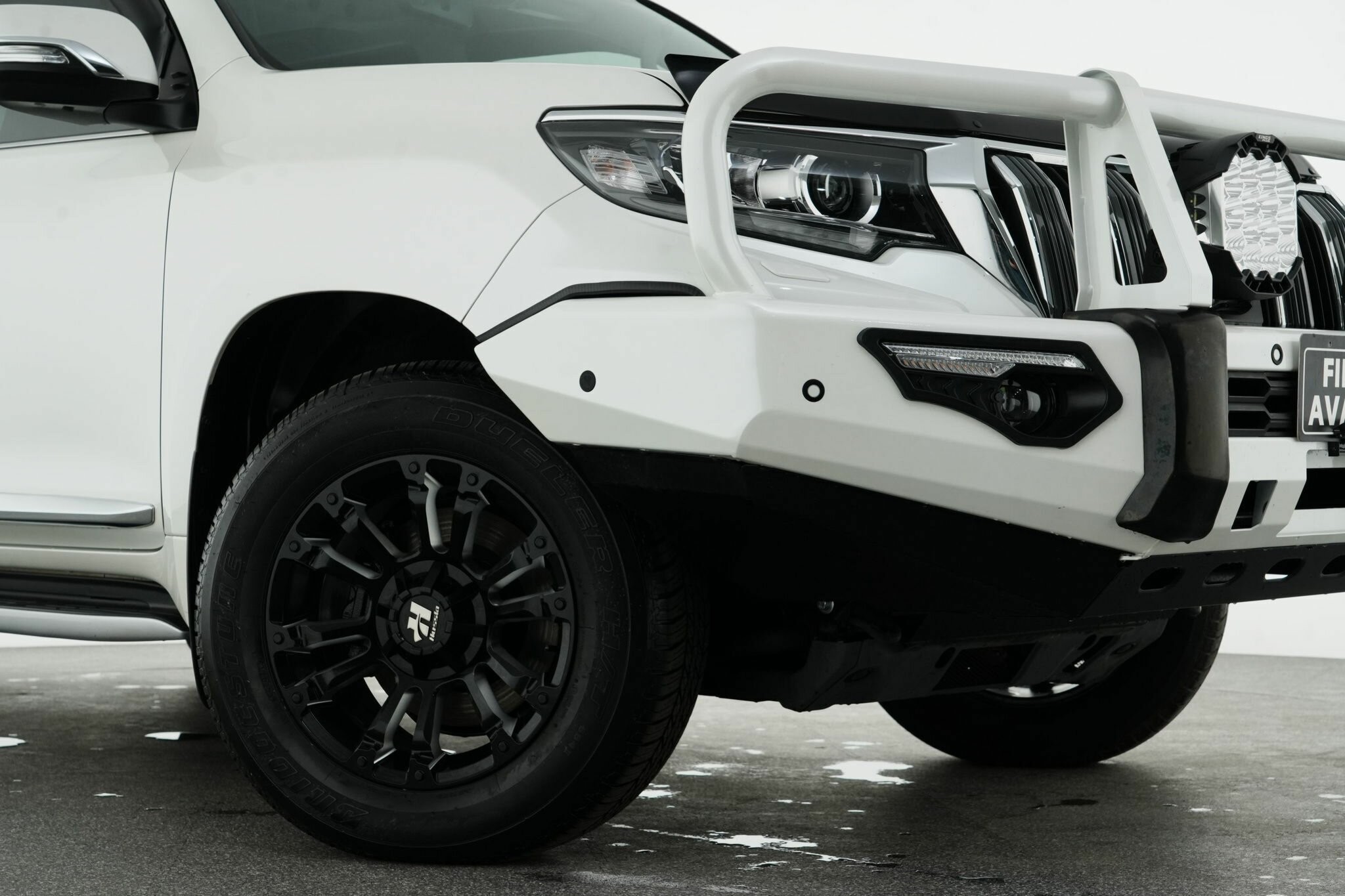 Toyota Landcruiser Prado image 2